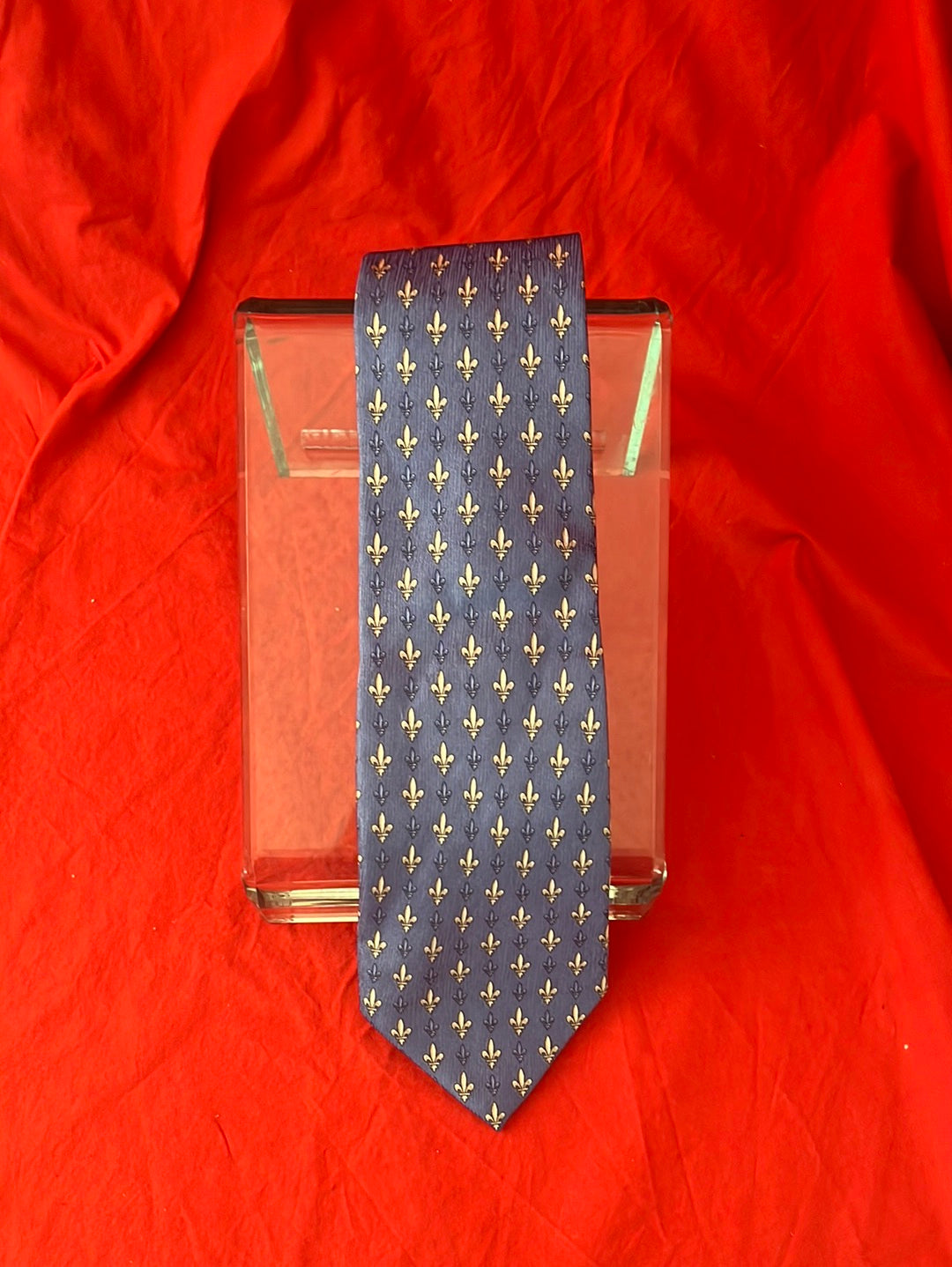 NIP -- GIANNI VASARI Blue Silk Tie w/ SIlver Fleur-de-lit Pattern