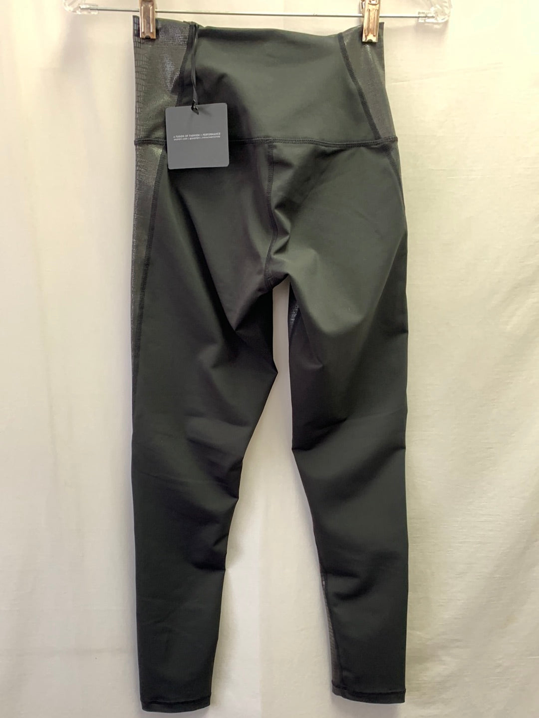 NWT - DYI / DEFINE YOUR INSPIRATION black snake print Tight / Leggings - Small