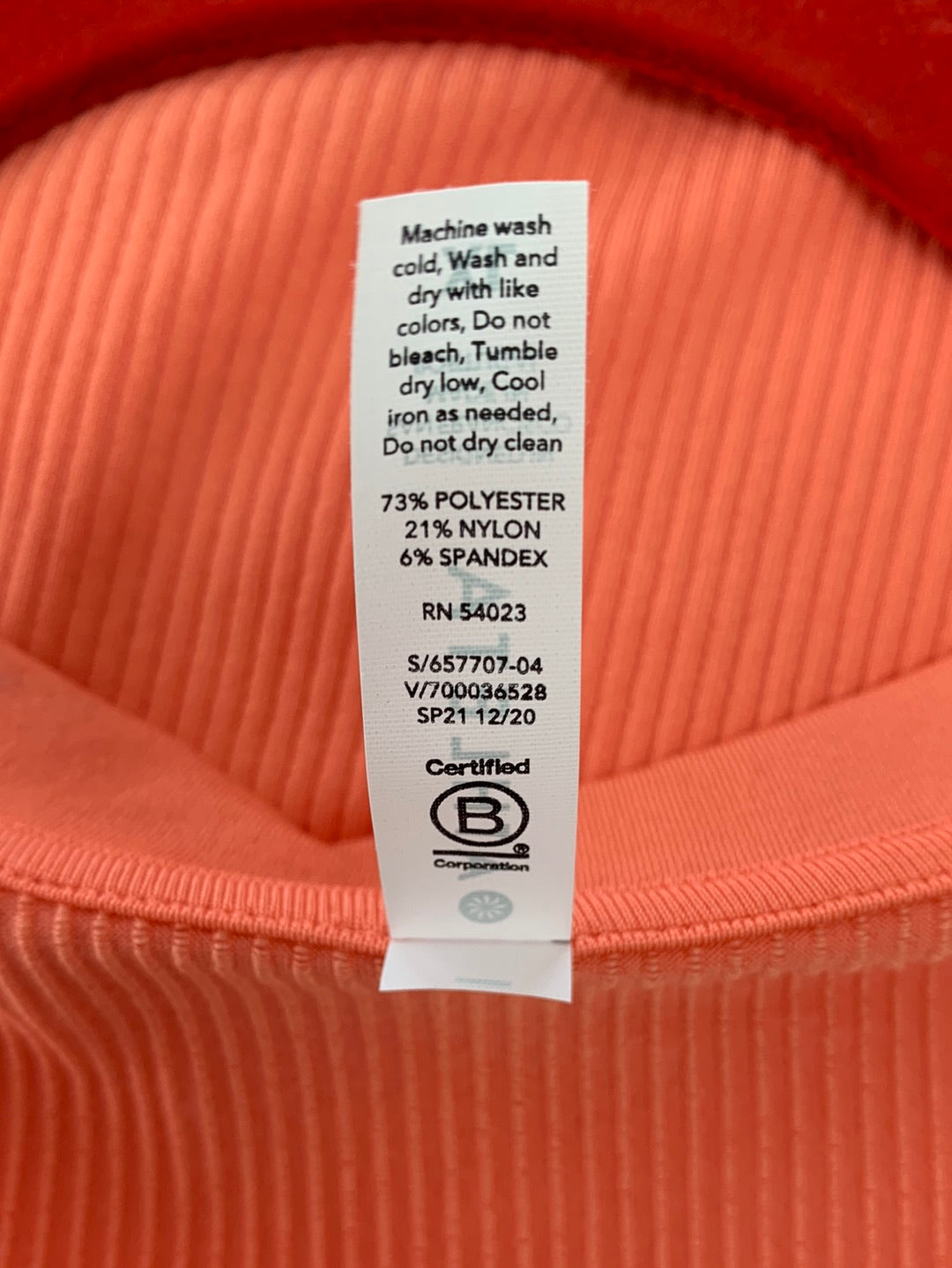 NWT - ATHLETA island coral Renew V-Neck Short Sleeve Tee - XL
