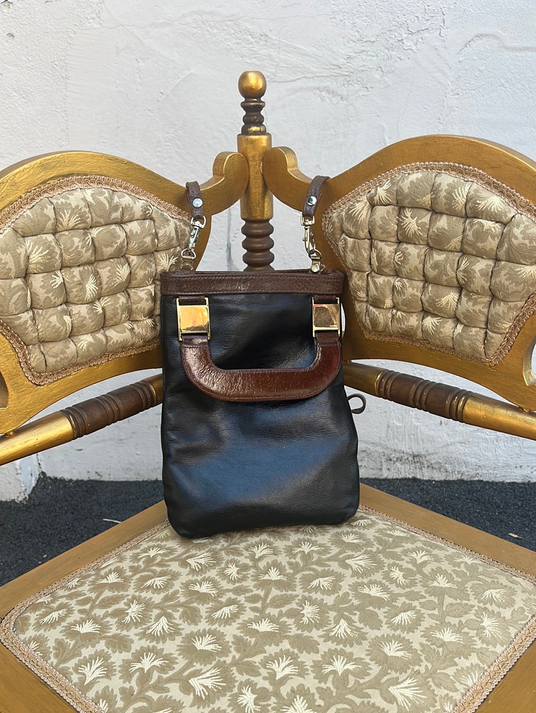 VTG -- MAGNES SISTERS Black Leather Convertible Crossbody Bag