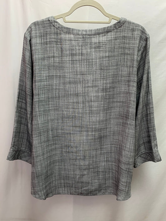 NWT - VAN HEUSEN gray print 3/4 Sleeve Split Neck Top - XL