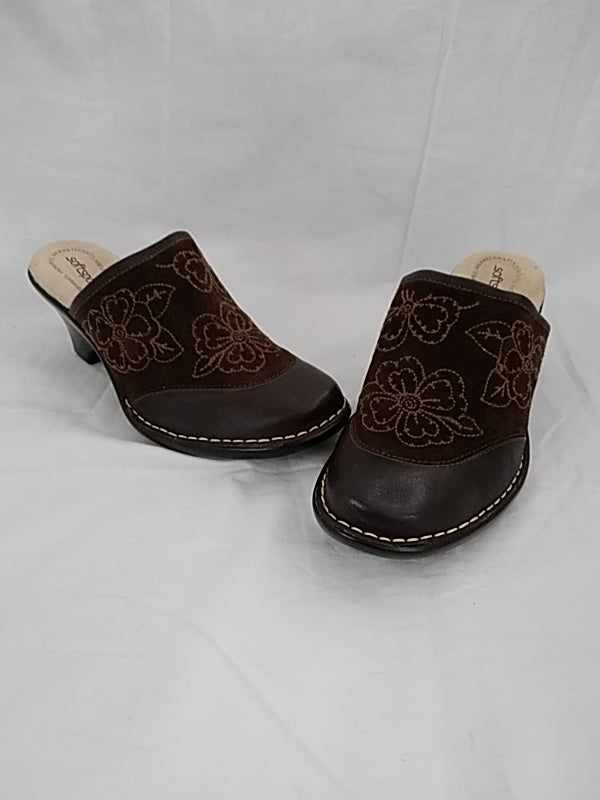 SOFTSPOTS Slip On Clogs Shoes Brown Suede Embroidered Leather Almond Toe Women's Size 10