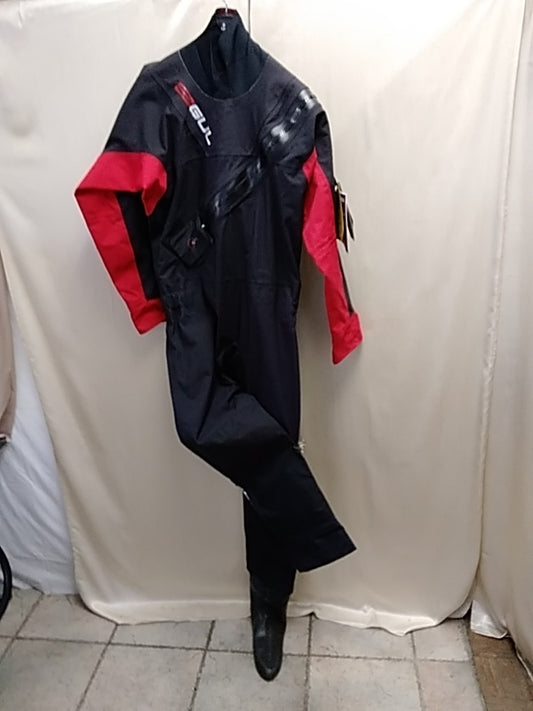 NWT- GUL Men's Dartmouth Eclip Zip Drysuit Black and Red - Size M