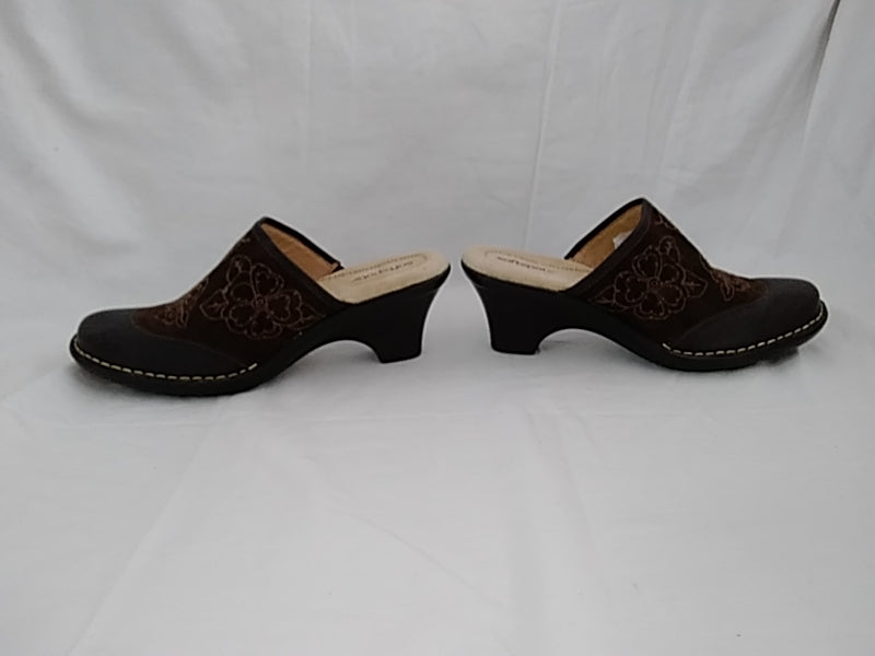 SOFTSPOTS Slip On Clogs Shoes Brown Suede Embroidered Leather Almond Toe Women's Size 10