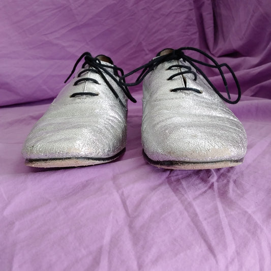 Tory Burch Silver Metallic Leather Bombe Oxford Shoes - Size 7.5