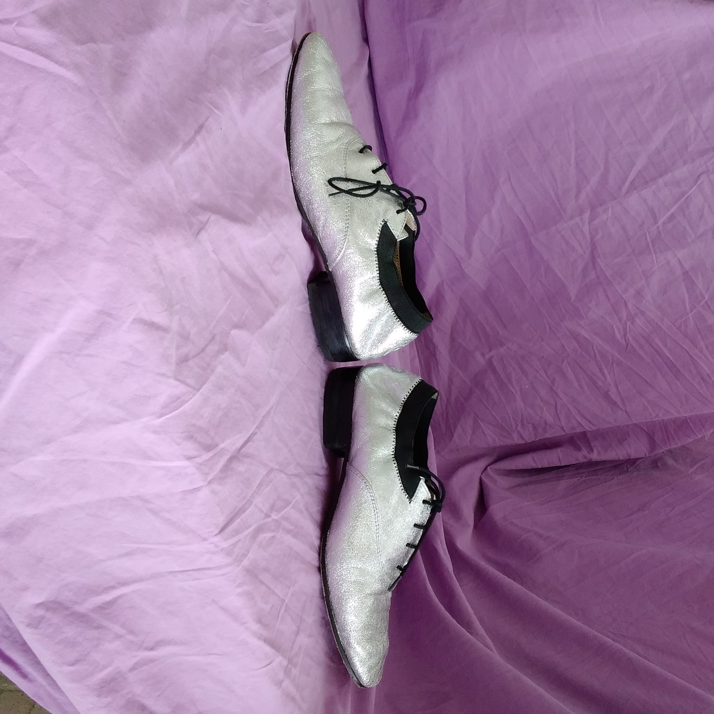 Tory Burch Silver Metallic Leather Bombe Oxford Shoes - Size 7.5