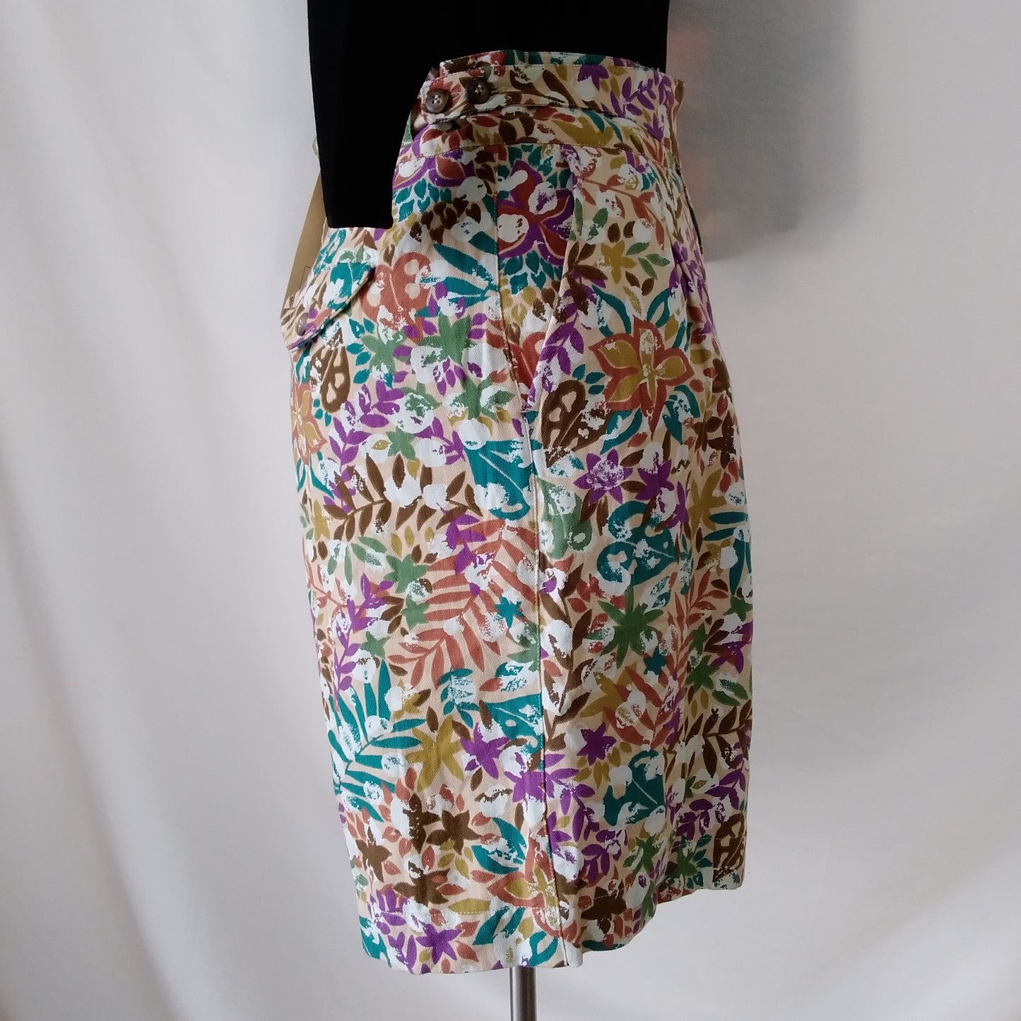 I.V.Y Floral Cotton Shorts - NWT - Size 13/14