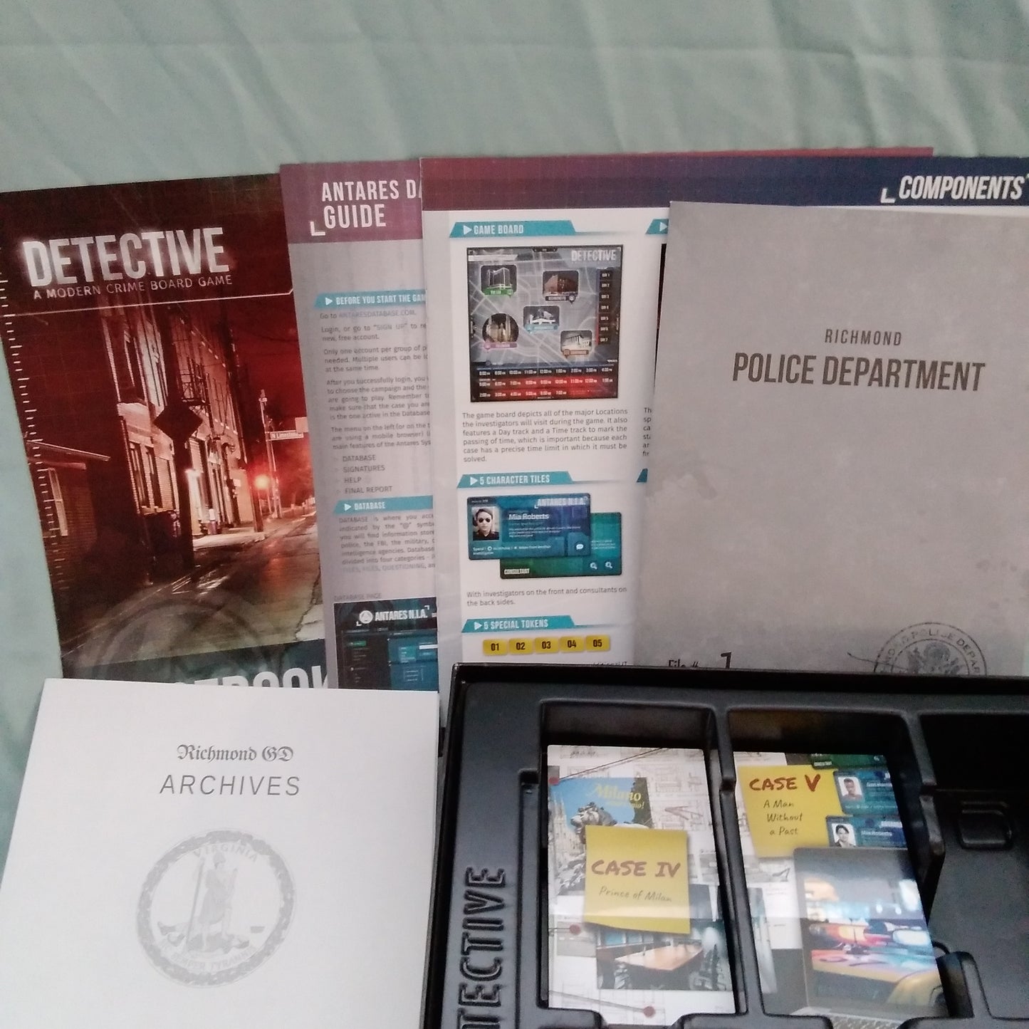 Detective - A Modern Crime Board Game