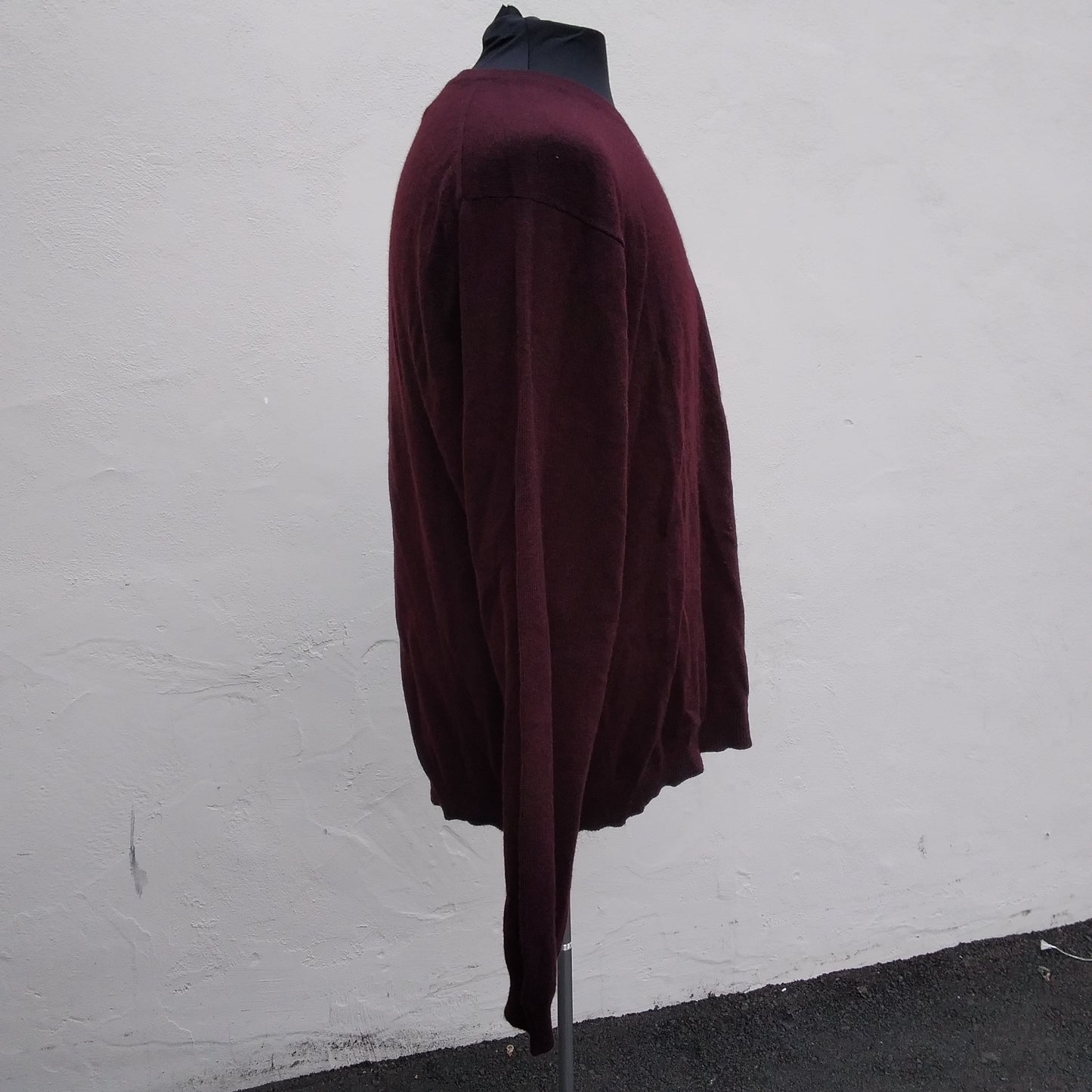 Club Room burgundy V-Neck Cashmere Sweater - L