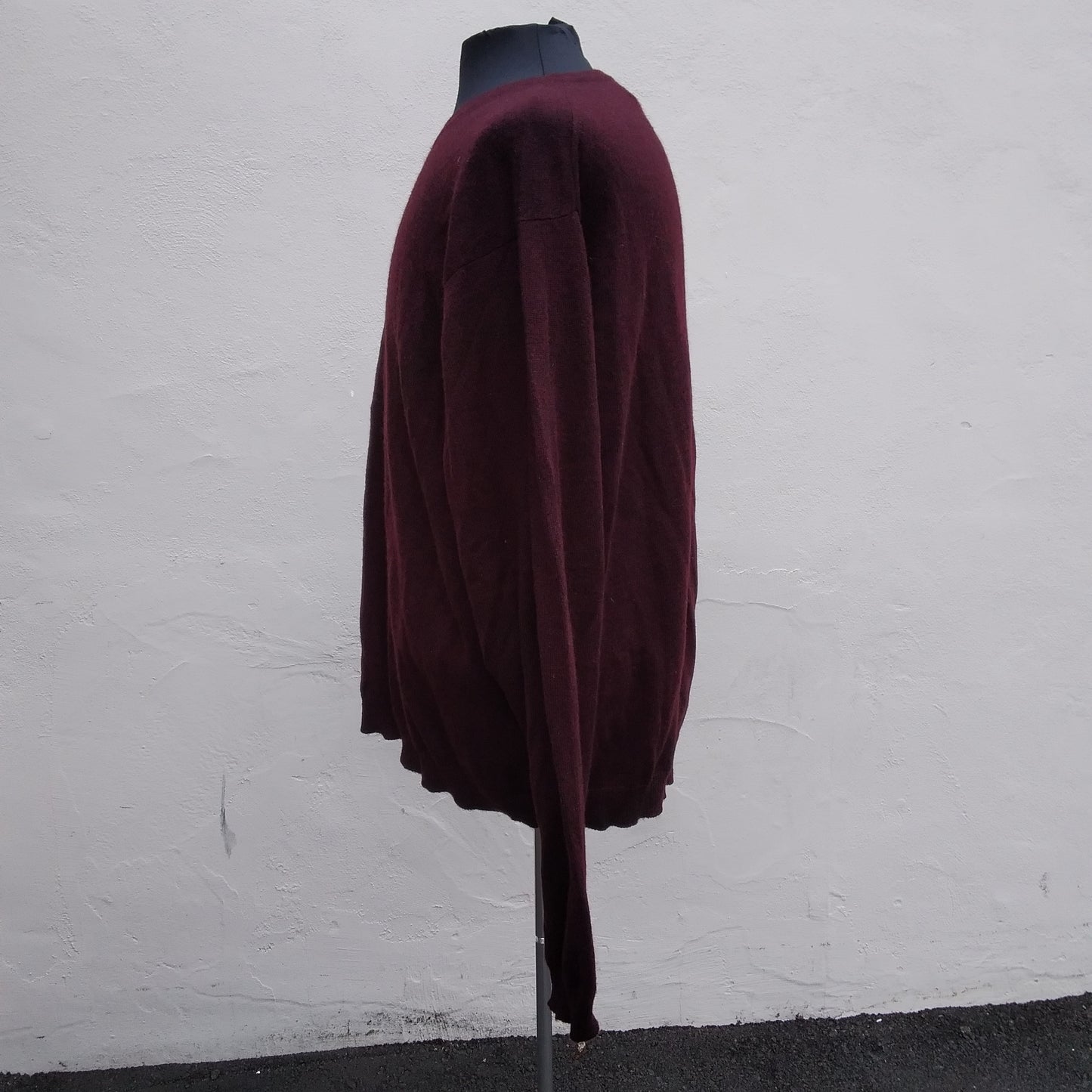 Club Room burgundy V-Neck Cashmere Sweater - L