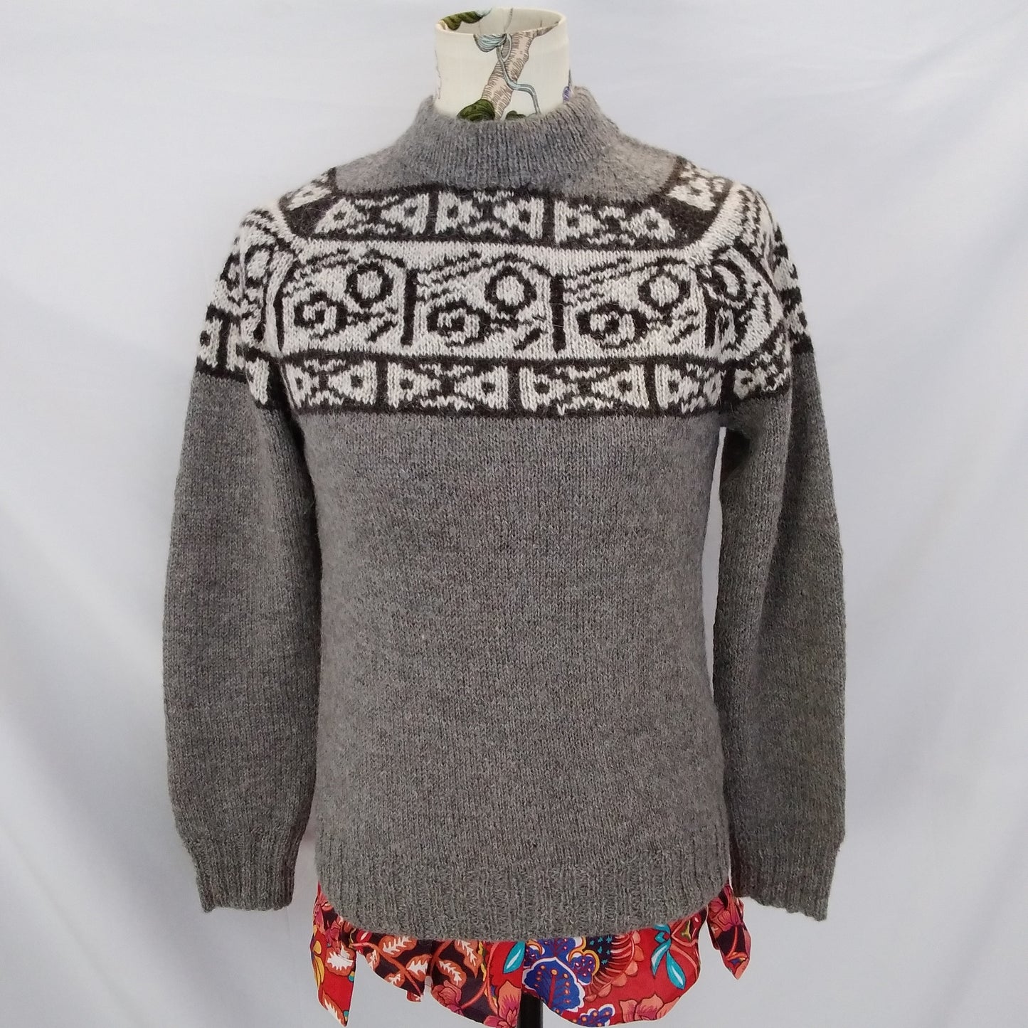 Vintage Kay Huasy Gray & White 100% Alpaca Sweater - Size: S