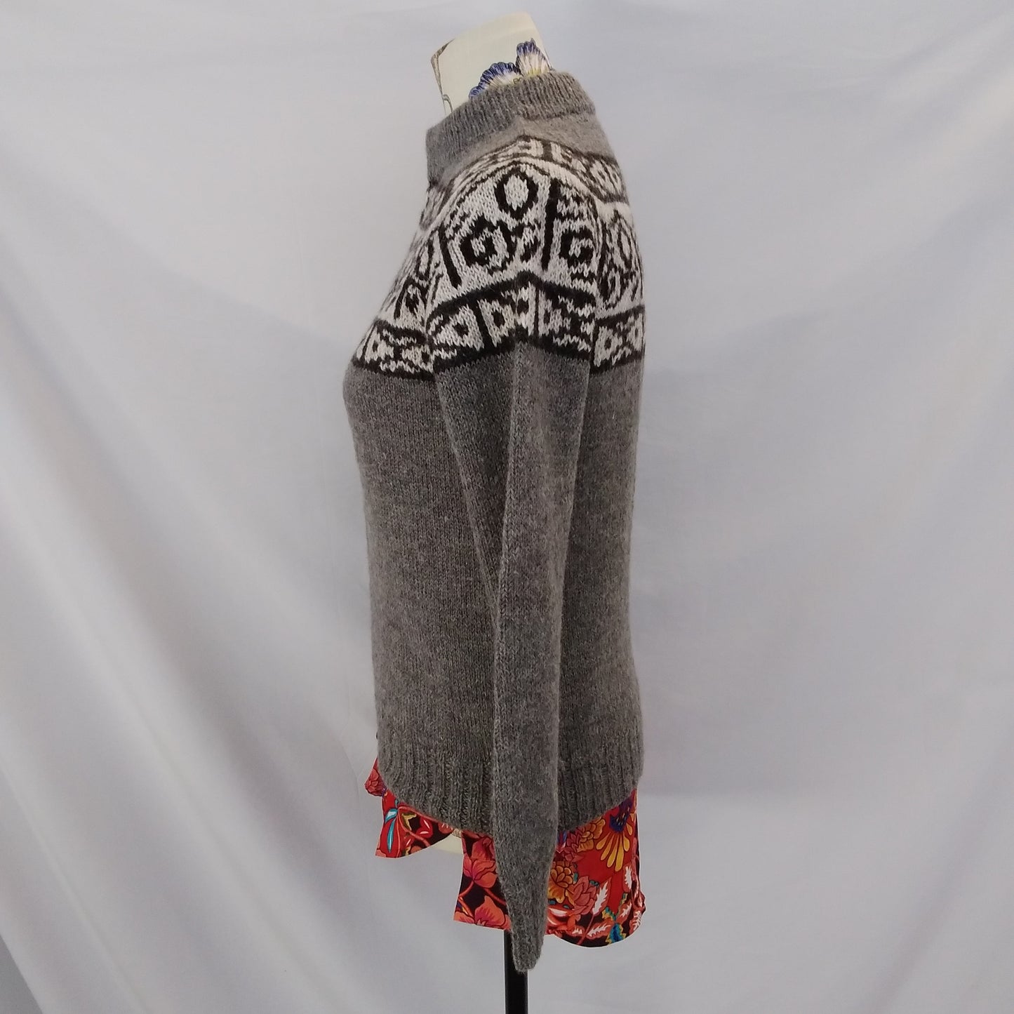 Vintage Kay Huasy Gray & White 100% Alpaca Sweater - Size: S