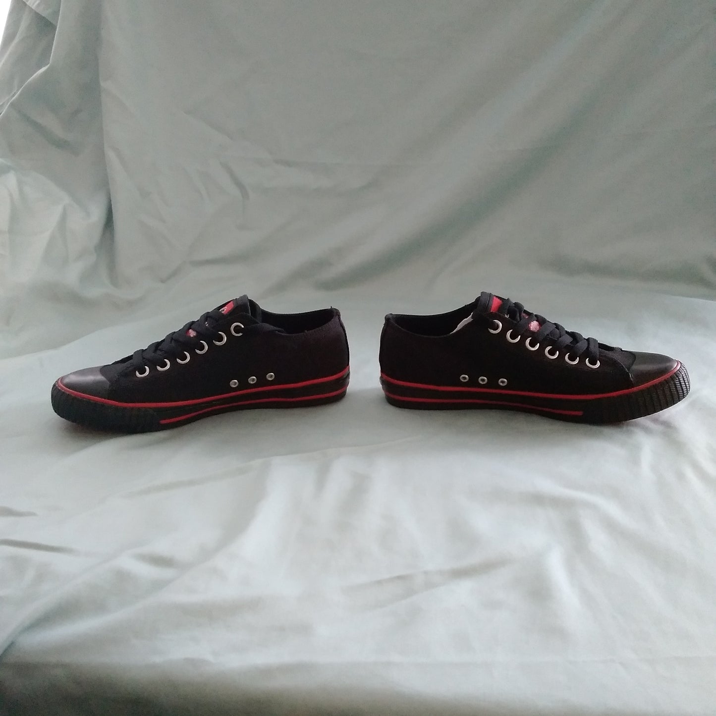 NIB - Chrome Kursk-Cordura Red sole Sneakers - Size: Men 7-Women 8.5
