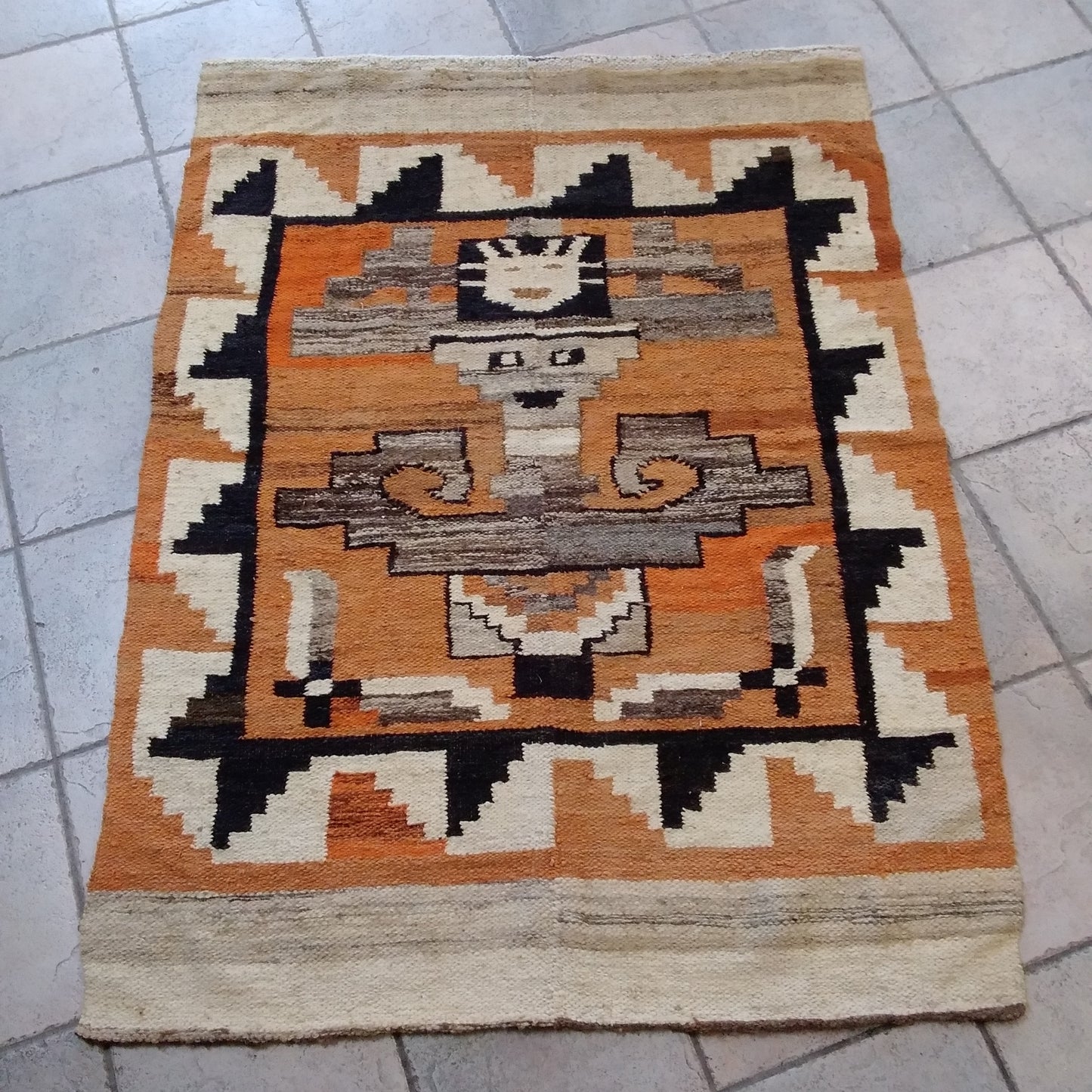 Handmade 100% Wool Rug made in Peru - Size: 4'x5'6"