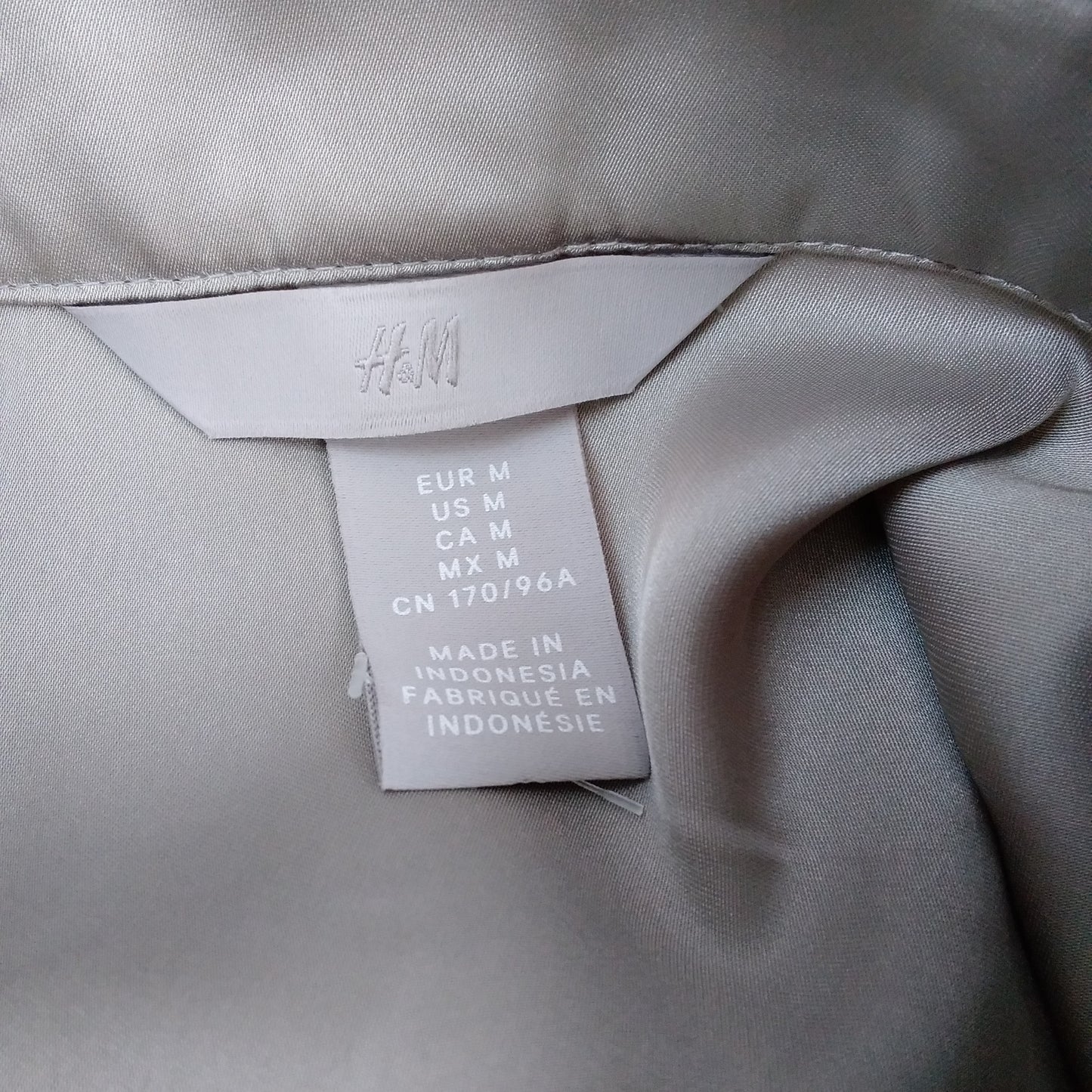 NWT - H&M Grayish Polyester Long Sleeve Tunic Blouse / Dress - M