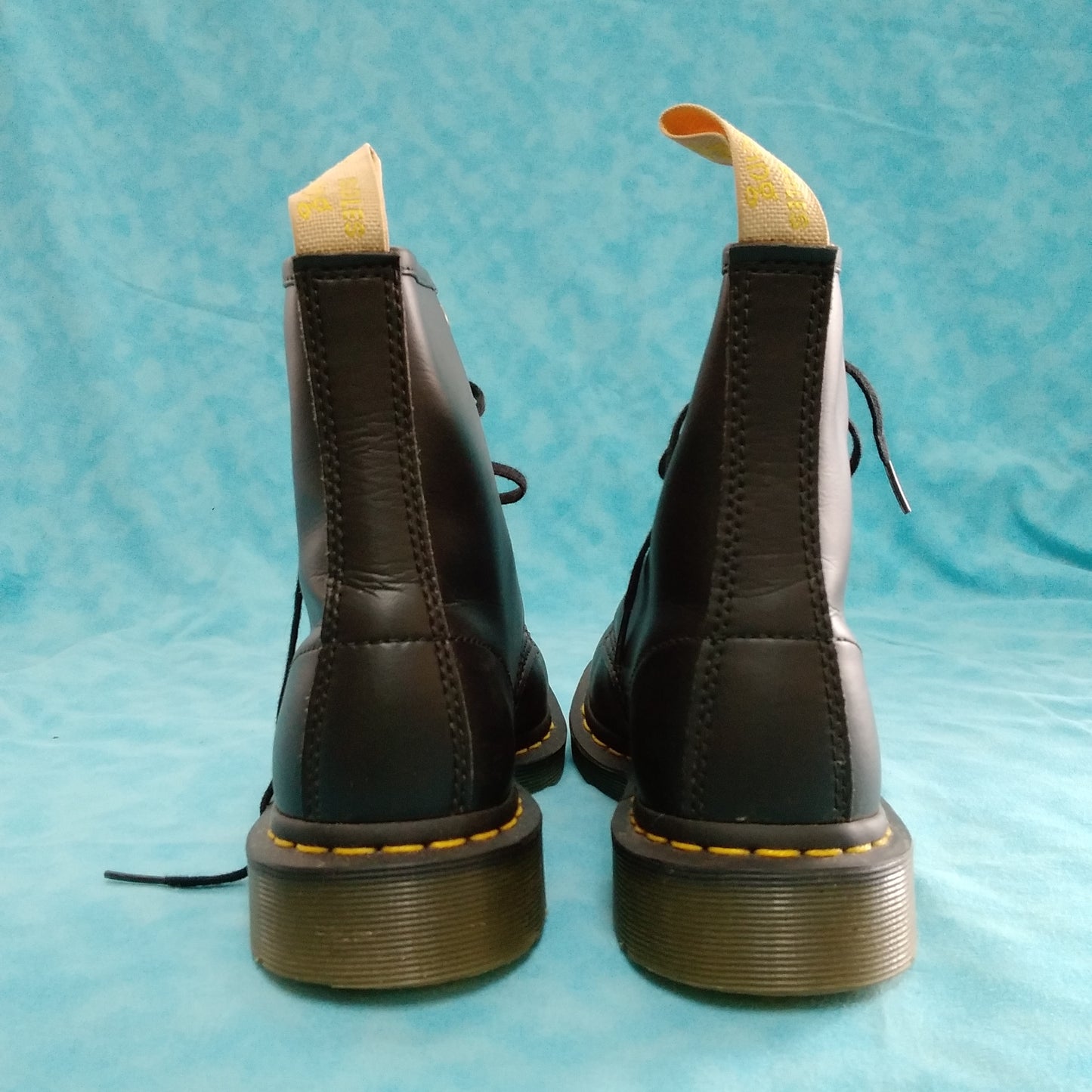 NIB - Dr. Martens Unisex Vegan 1460 Black Felix Rub Off Combat Boots - Size: Women 8; Men 7