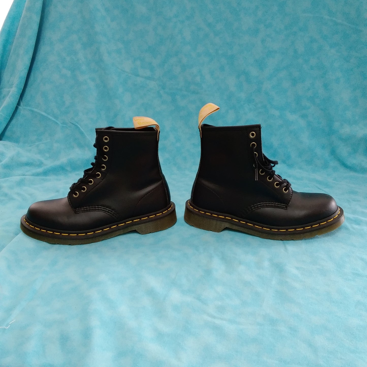 NIB - Dr. Martens Unisex Vegan 1460 Black Felix Rub Off Combat Boots - Size: Women 8; Men 7