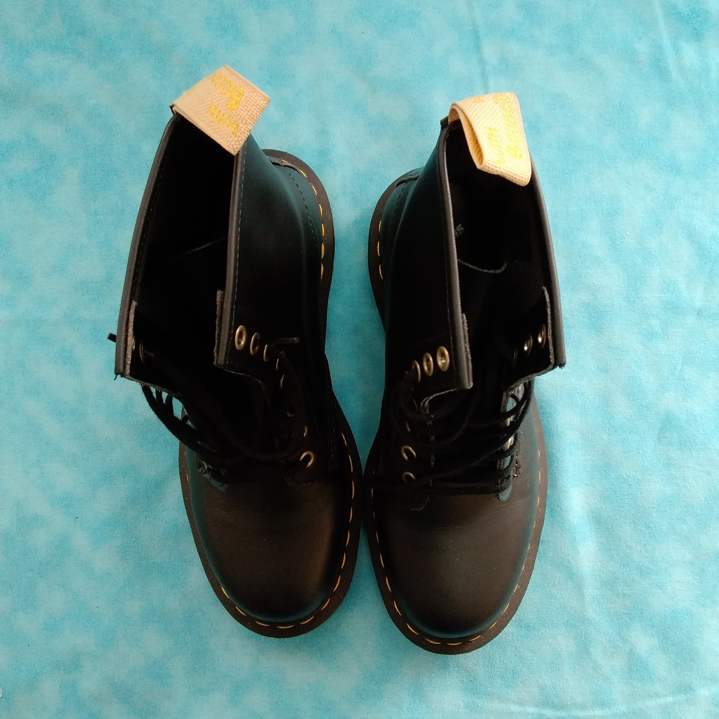 NIB - Dr. Martens Unisex Vegan 1460 Black Felix Rub Off Combat Boots - Size: Women 8; Men 7