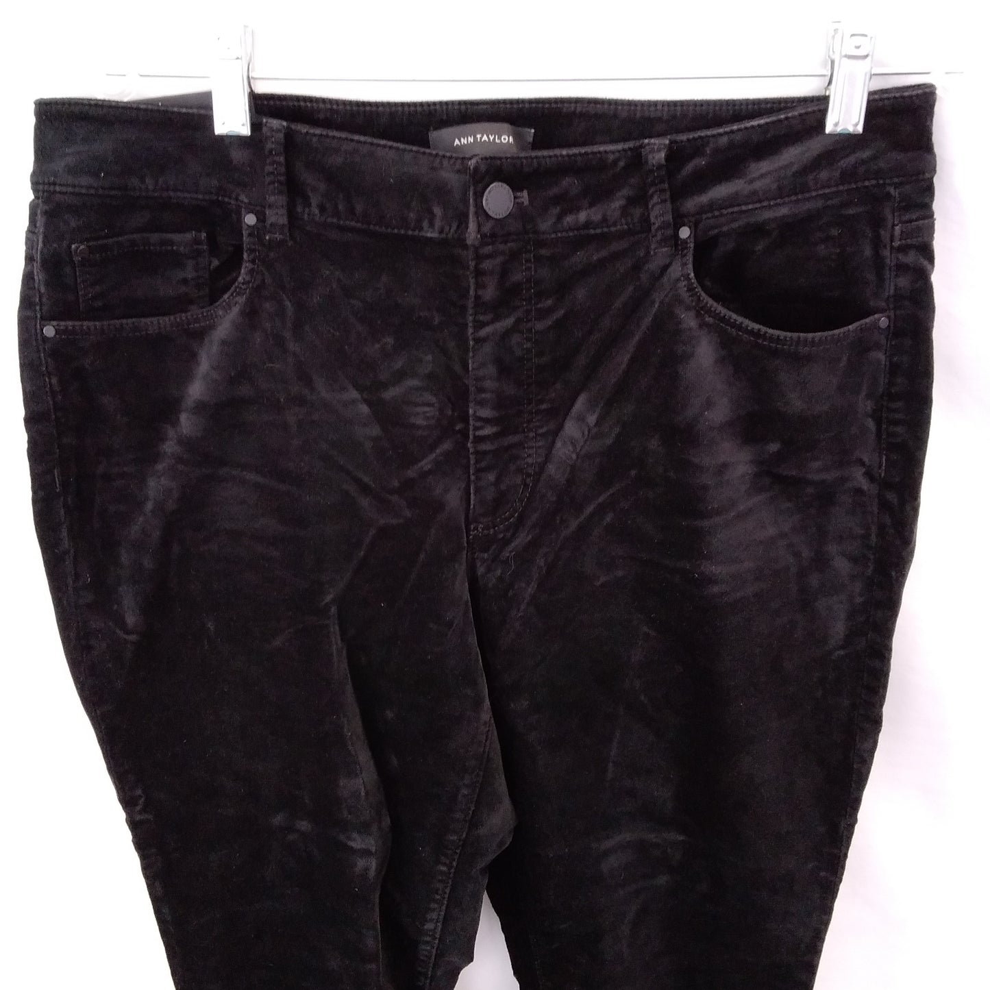 NWT - Ann Taylor The Skinny Curvy Fit Black Denim Jeans - Size: 12