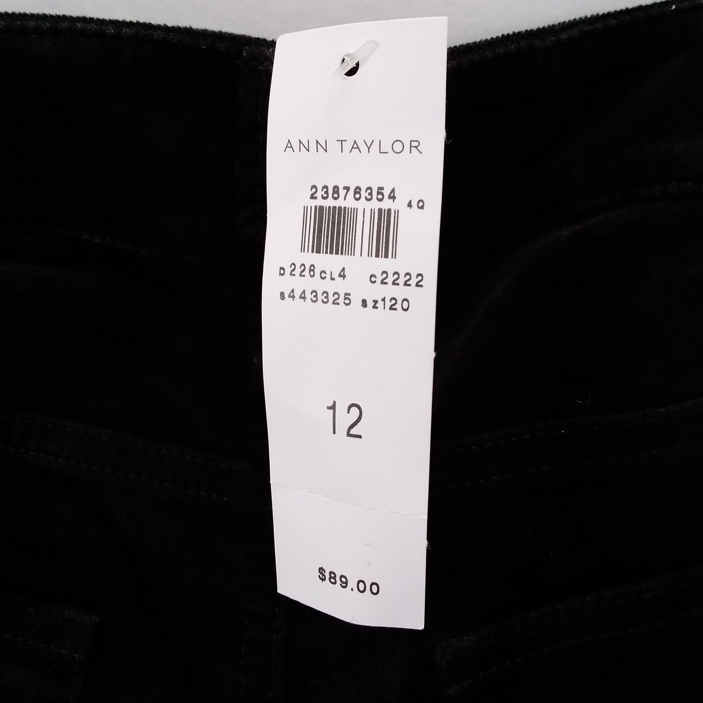 NWT - Ann Taylor The Skinny Curvy Fit Black Denim Jeans - Size: 12
