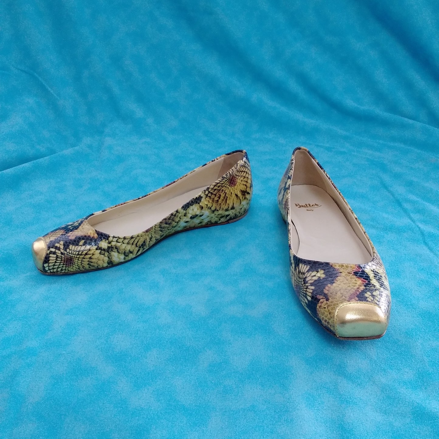 Butter Yellow/Black Floral Flats with Gold Tips made in Italy - Size: 8