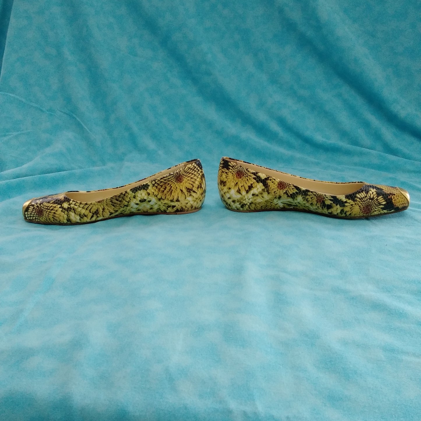 Butter Yellow/Black Floral Flats with Gold Tips made in Italy - Size: 8
