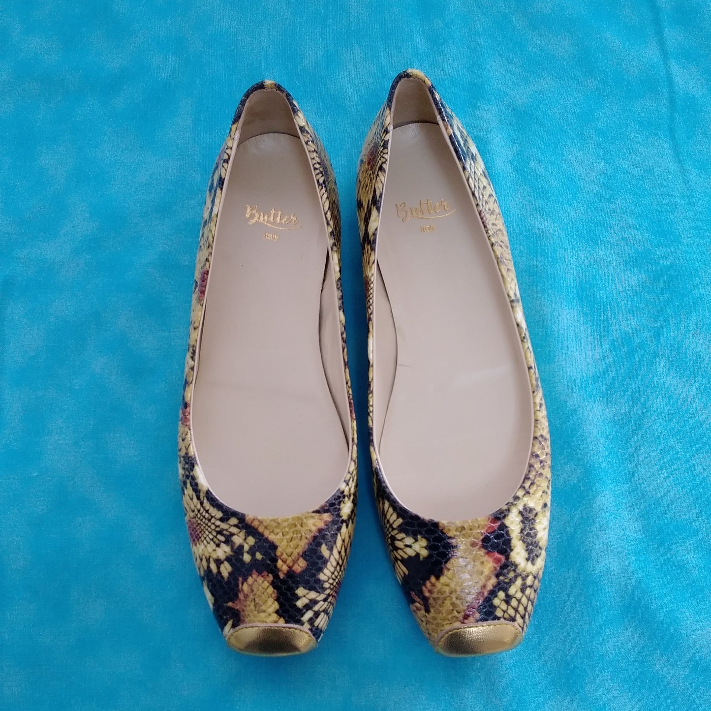 Butter Yellow/Black Floral Flats with Gold Tips made in Italy - Size: 8