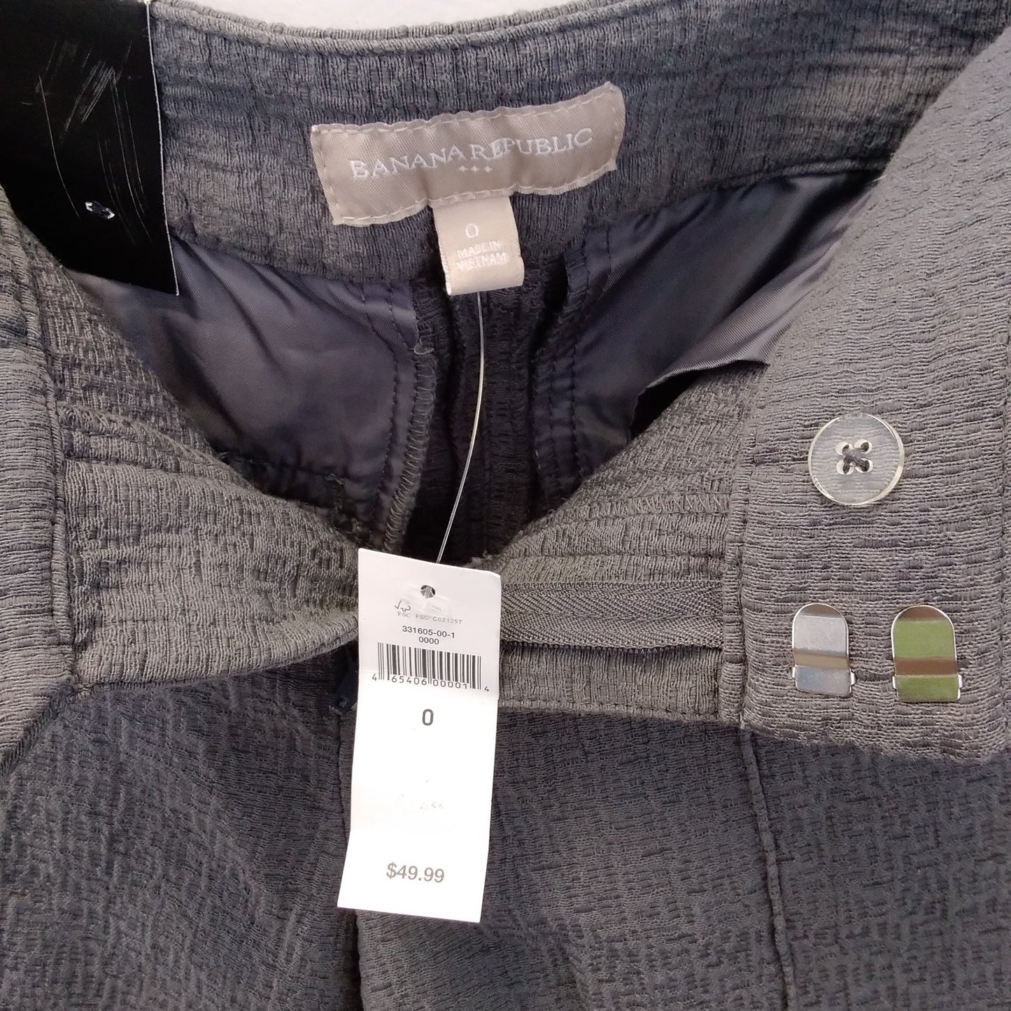 NWT - Banana Republic Women's Gray Textured 4-1/2" Shorts - Size: 0