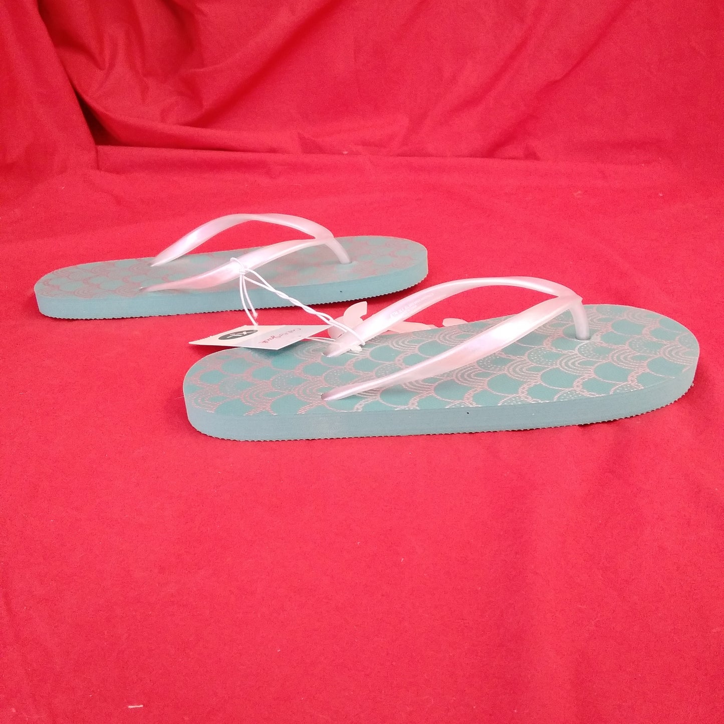 NWT - Cat & Jack Girls Teal Mermaid Flip Flops - Size: XL (6)