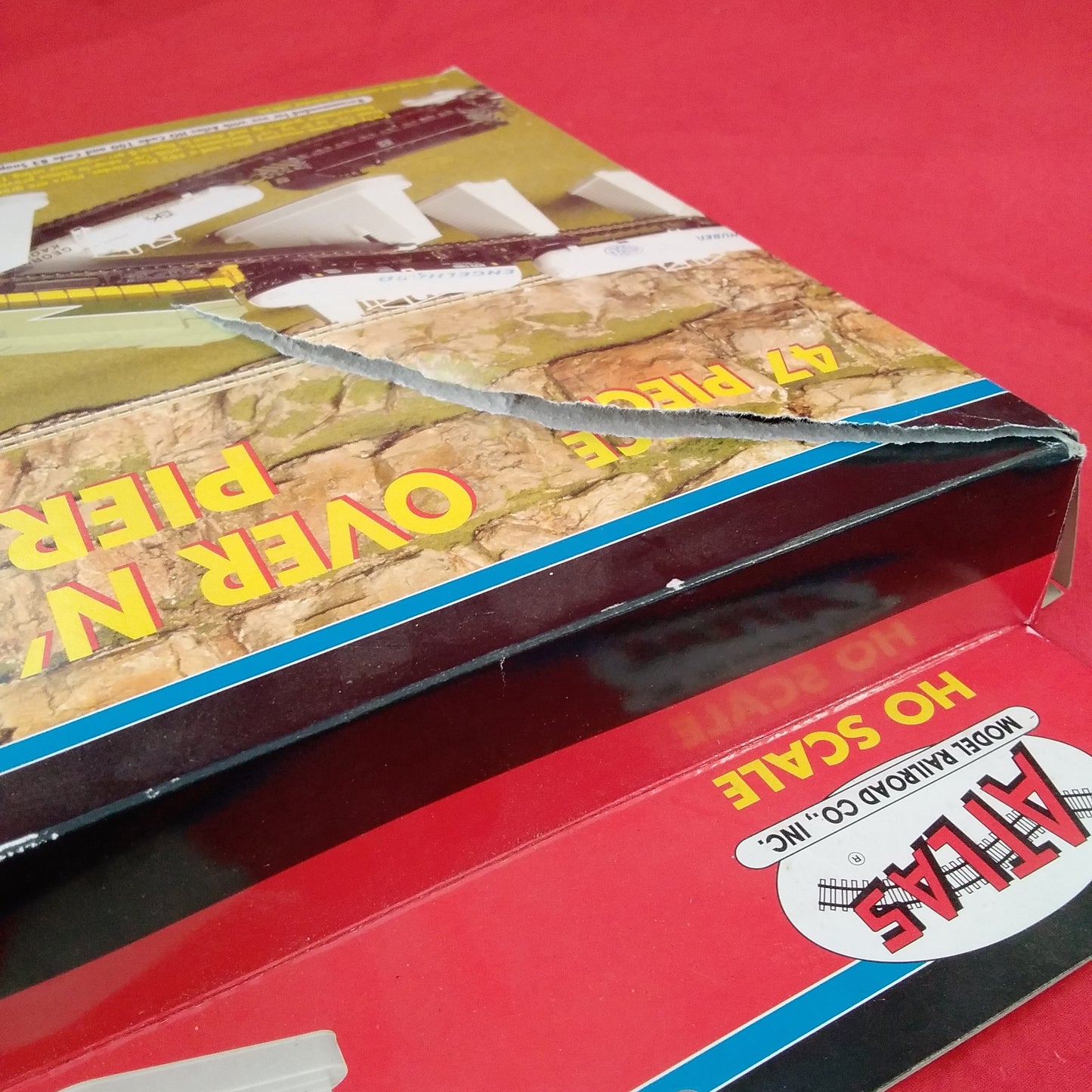 Atlas 47-Piece HO Scale Over N Under Pier Set #80
