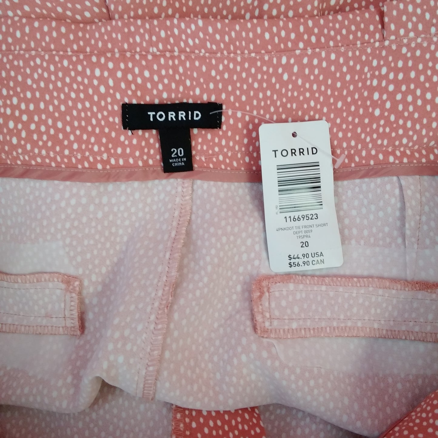 NWT - Torrid Women's Pink Dot Tie Front Shorts - Size: 20