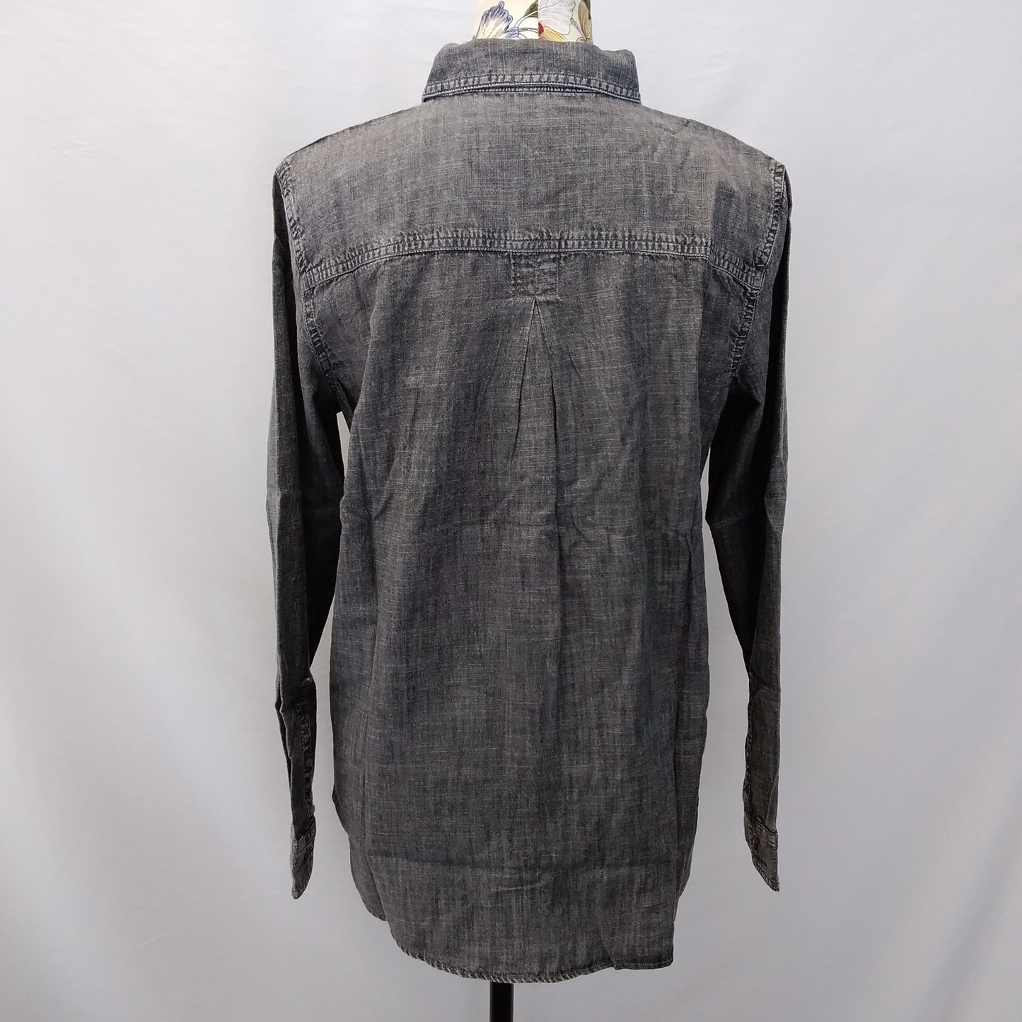 NWT - Sonoma gray Long Sleeve Everyday Button Up Shirt - M