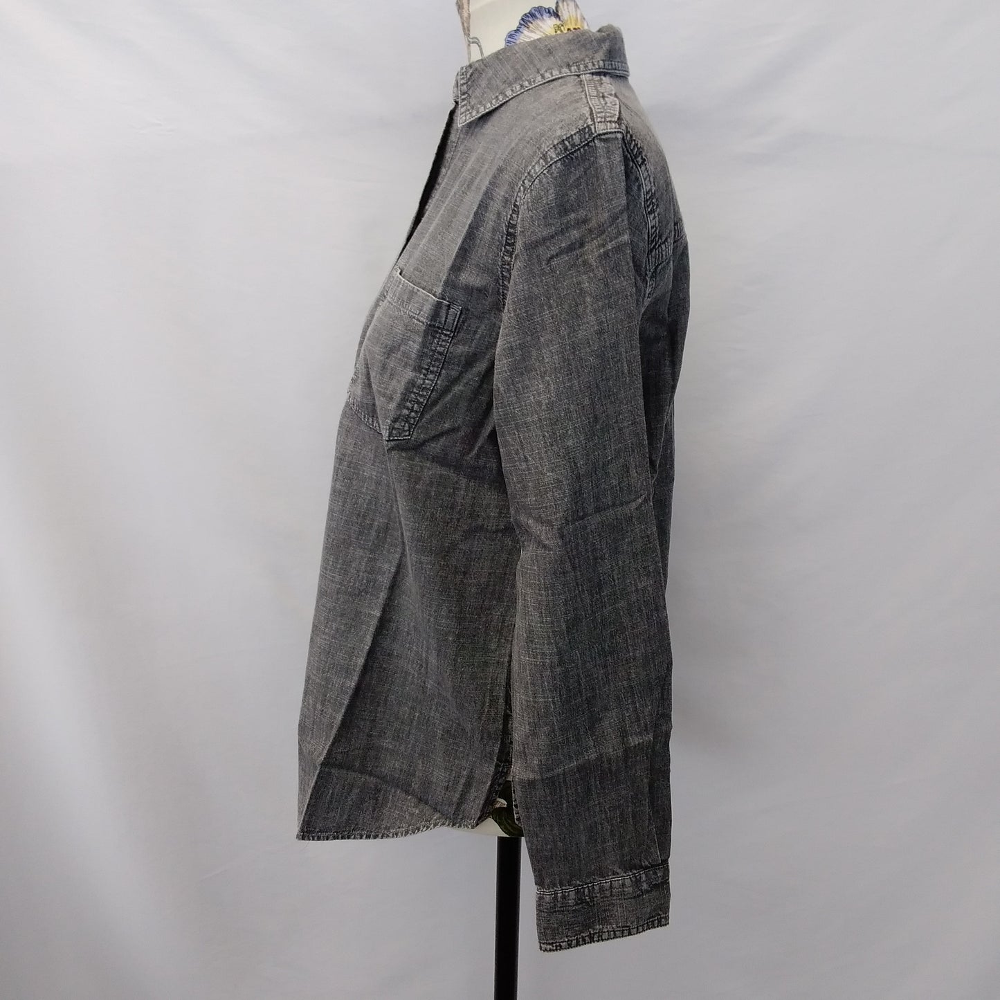 NWT - Sonoma gray Long Sleeve Everyday Button Up Shirt - M