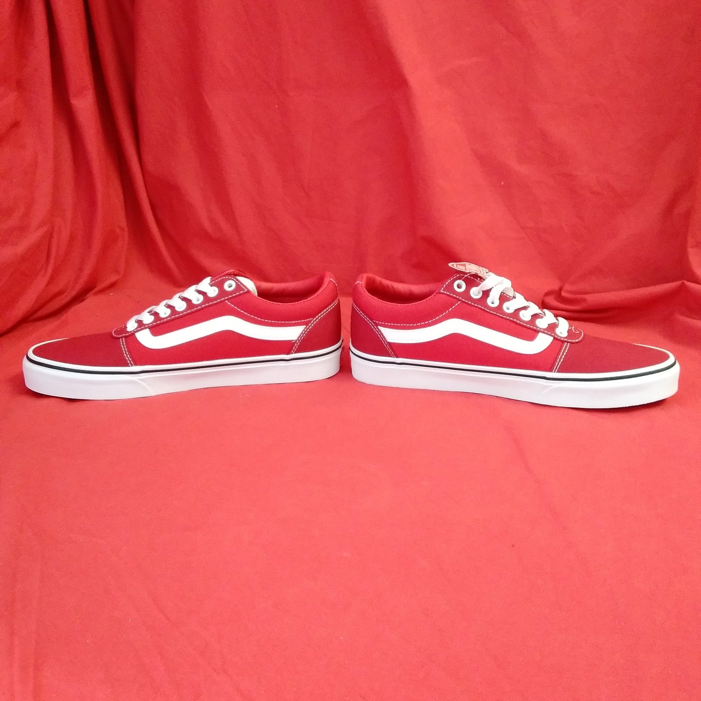 NEW - Vans Men's Red with White Stripe Ward Off The Wall Sneaker Style: 500714 - Size: 9