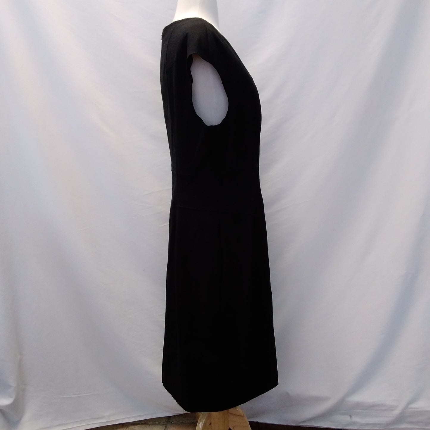 NWT - Magaschoni black Wool Blend Sleeveless Sheath Dress - 14