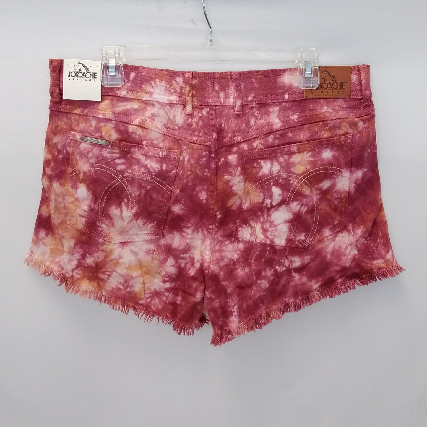 NWT - Jordache Chloe High-Rise Vintage Fray Desert Dye Shorts - Size: 33