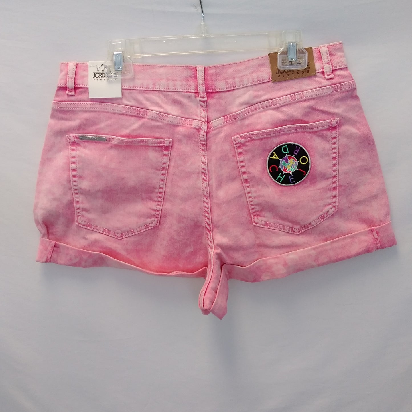 NWT - Jordache Ali High-Rise Camellia Rose 80's Mom Shorts - Size: 33