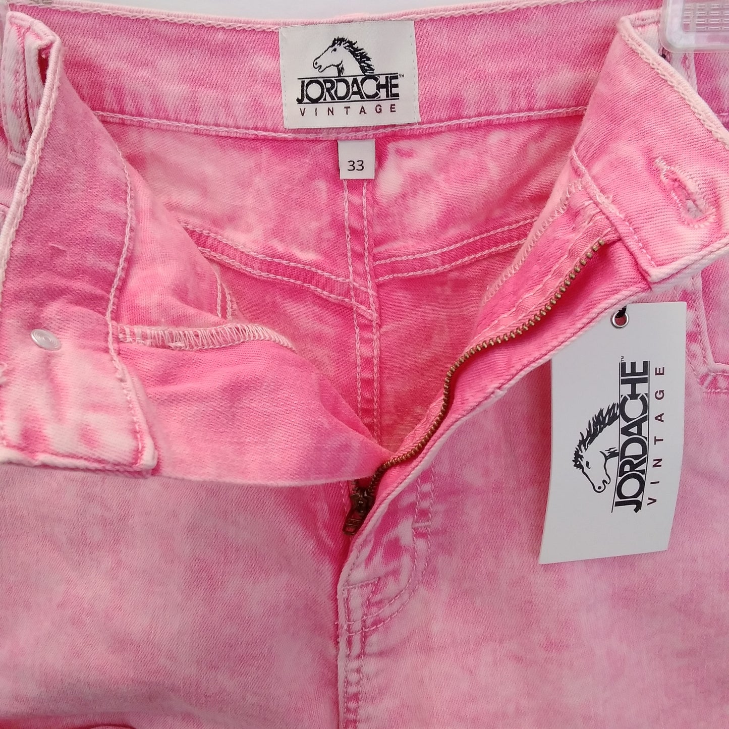 NWT - Jordache Ali High-Rise Camellia Rose 80's Mom Shorts - Size: 33