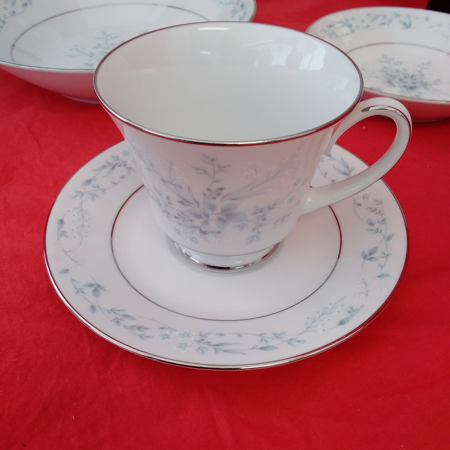 Carolyn by Notitake #2693 - Lot of 5 (7 piece place settings) 35 Pieces
