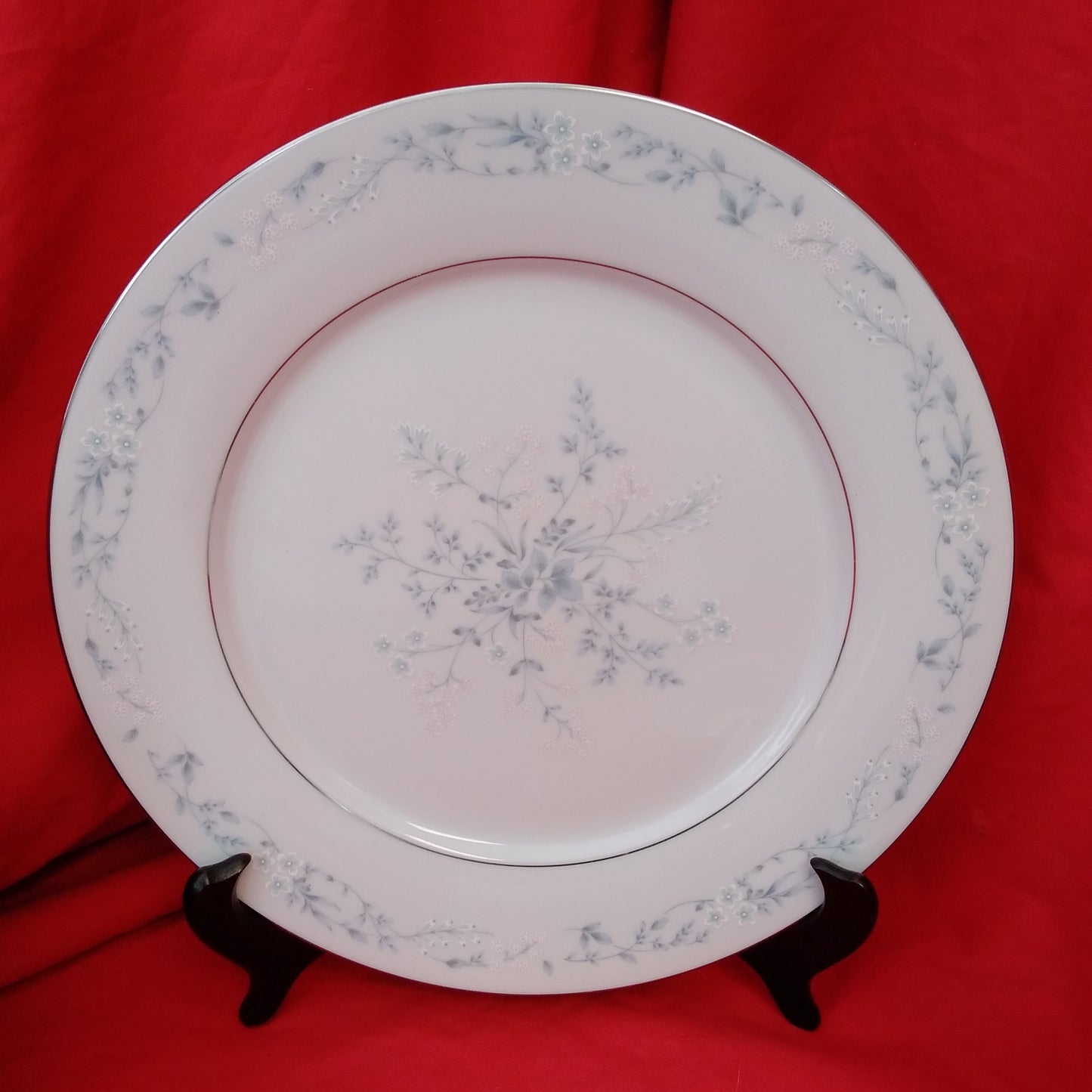 Carolyn by Notitake #2693 - Lot of 5 (7 piece place settings) 35 Pieces