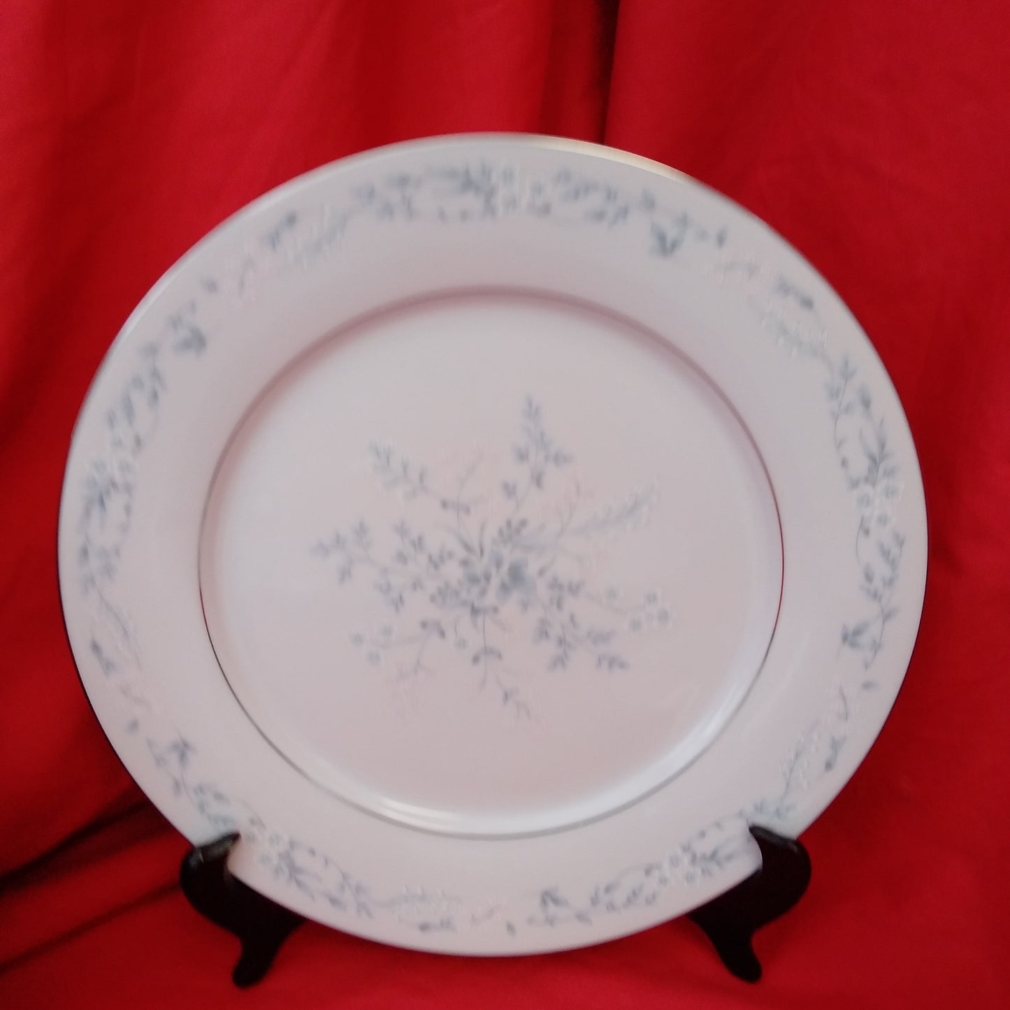 Carolyn by Notitake #2693 - Lot of 5 (7 piece place settings) 35 Pieces