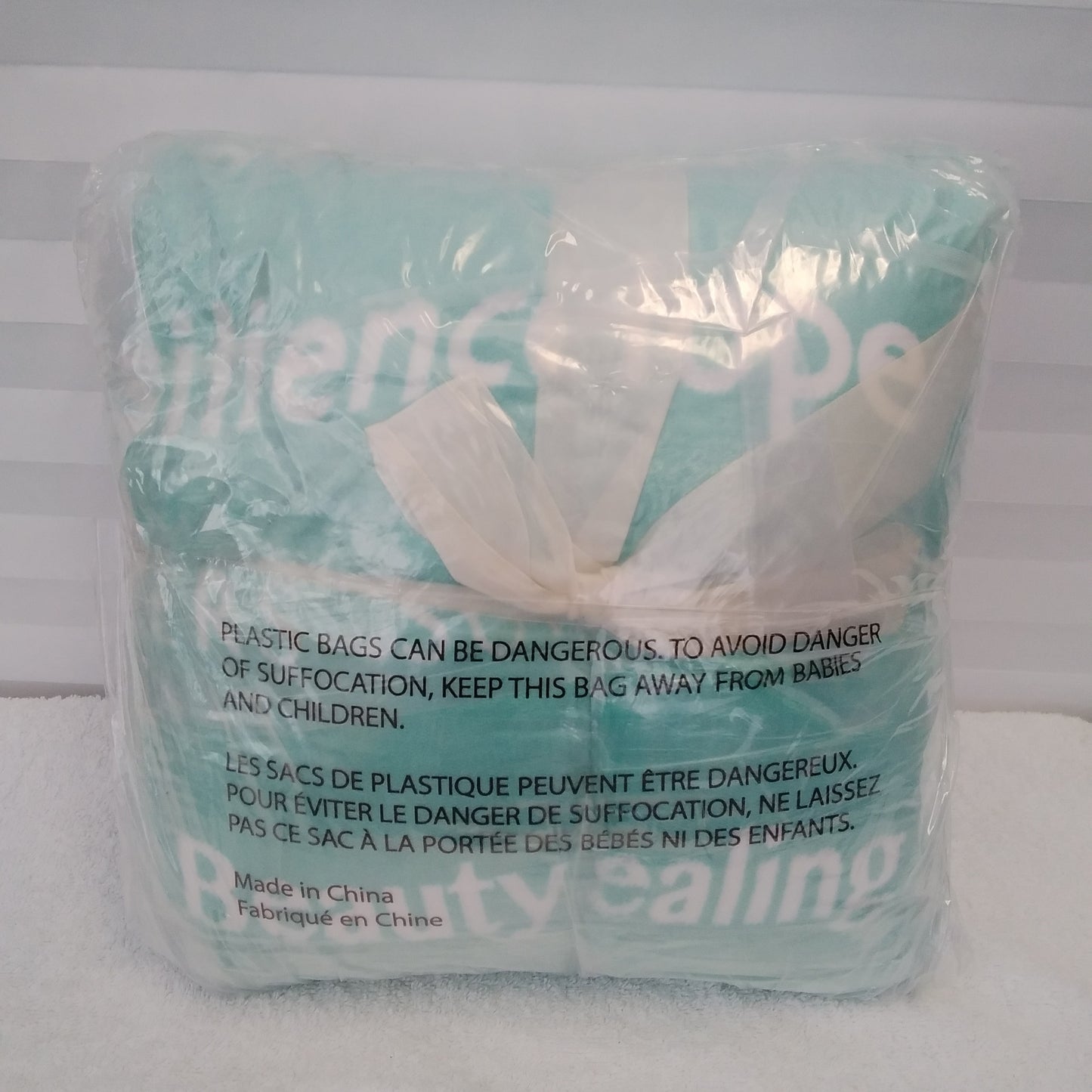 NWT - PAVILIA Mint Green Healing Thoughts Fleece Sherpa Blanket - Size: 50"x60"