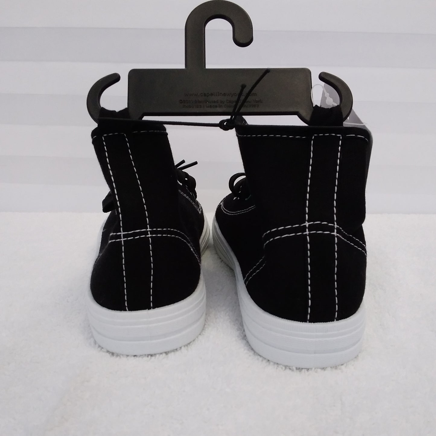 NWT - Capelli Boy's Black Cap High Top Sneakers - Size: 3/4
