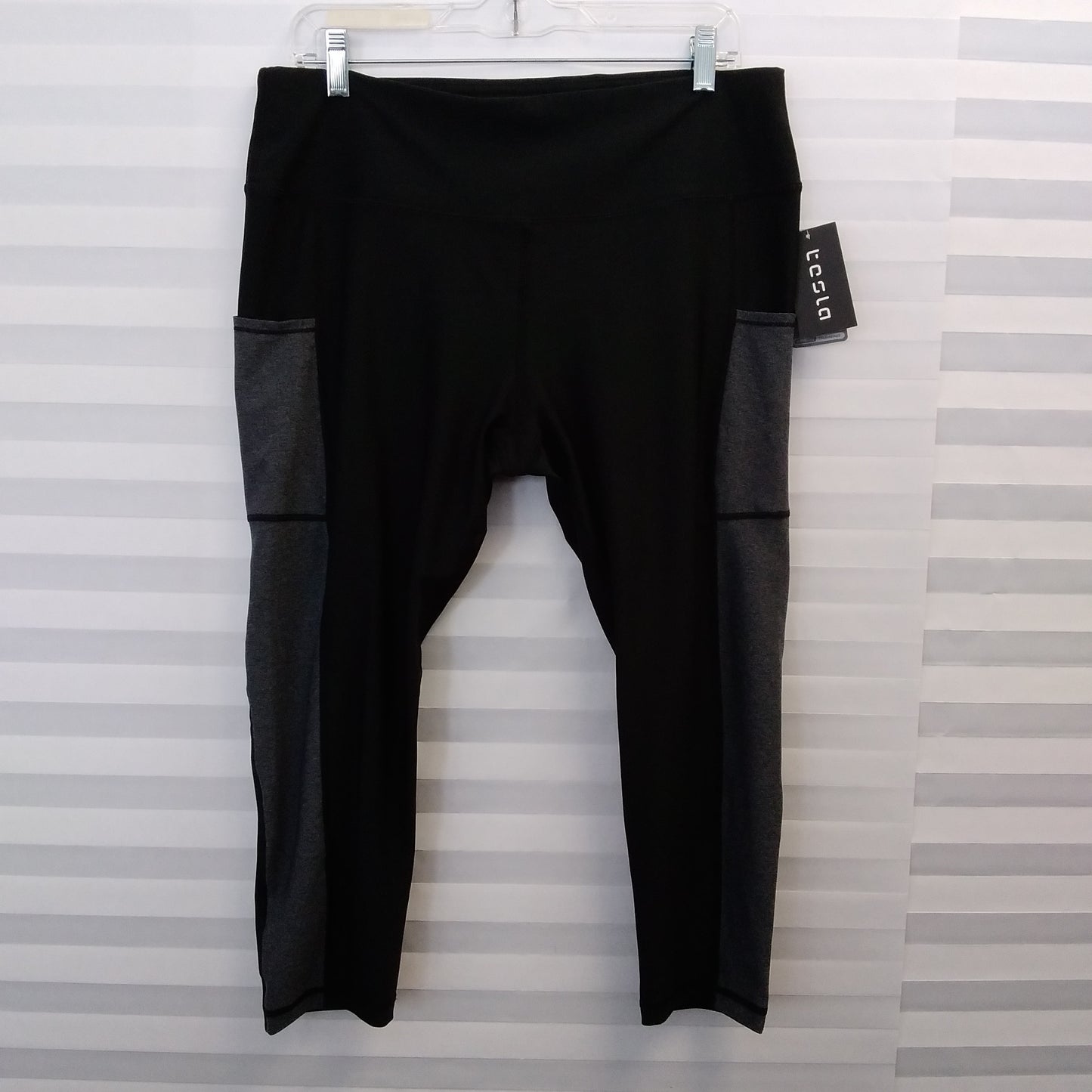NWT - Tesla Black Gray Stripe Side Pockets Leggings - 2X-Large