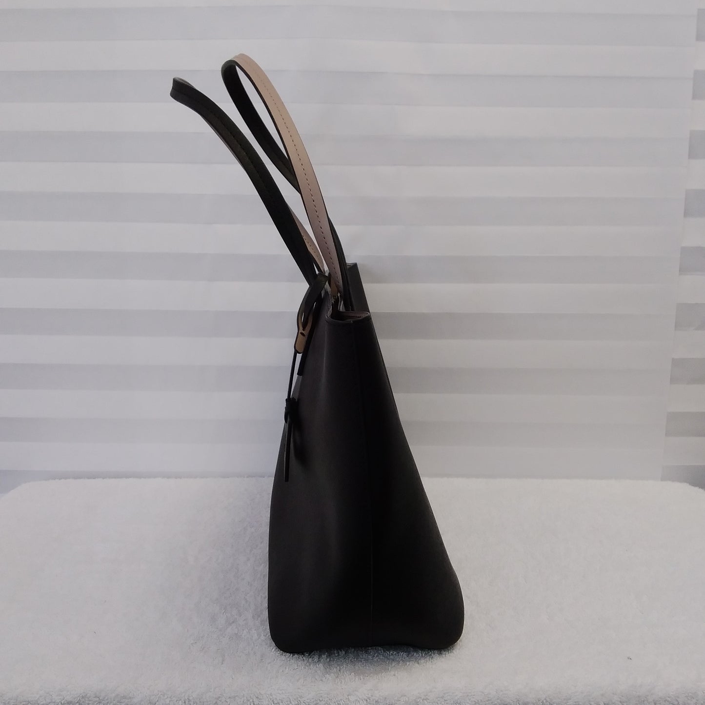 NWOT - Kate Spade Scotts Place Lida Tote Bag - Color: Black