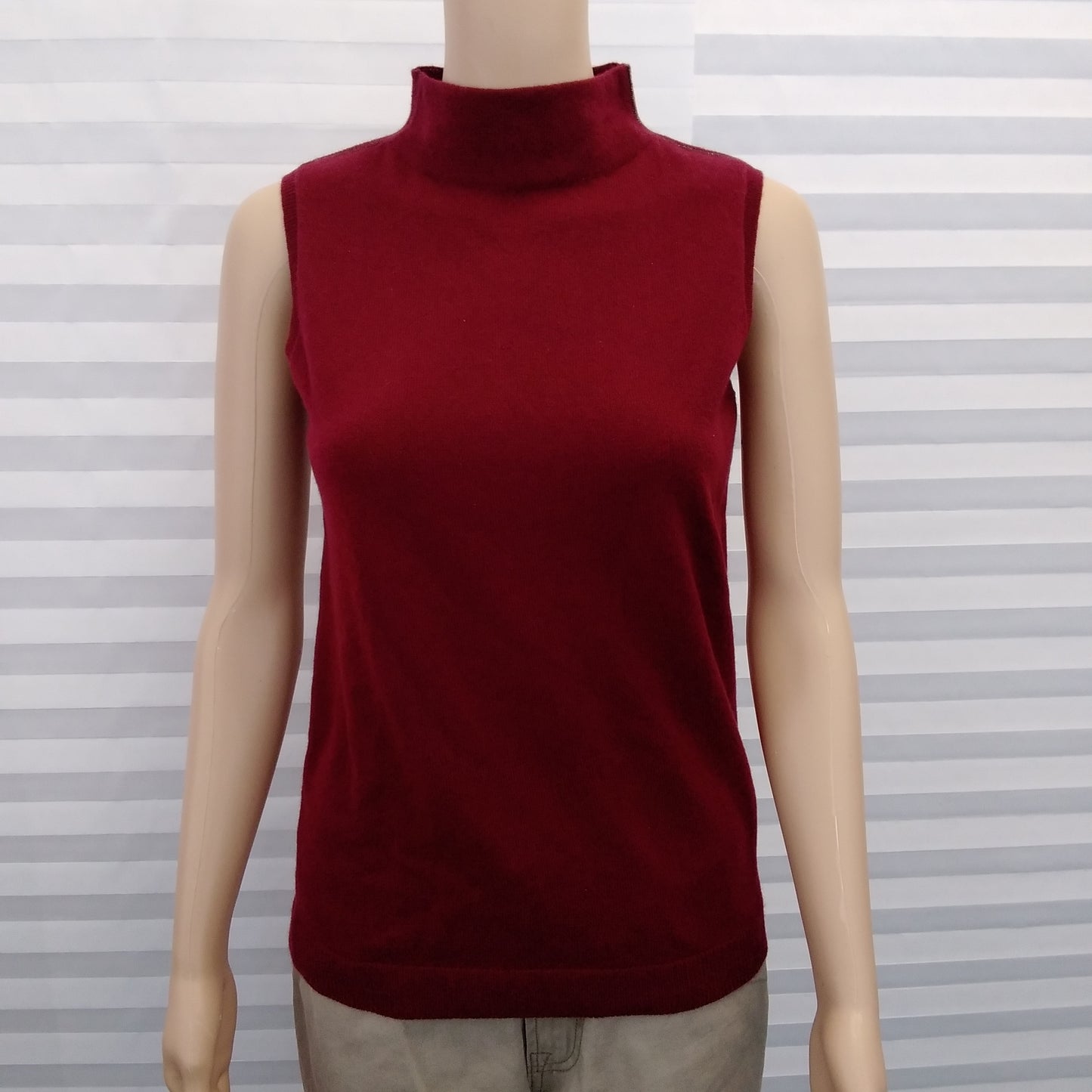 Lafayette 148 Burgundy Sleeveless Mock Neck Cashmere Sweater - Size: S