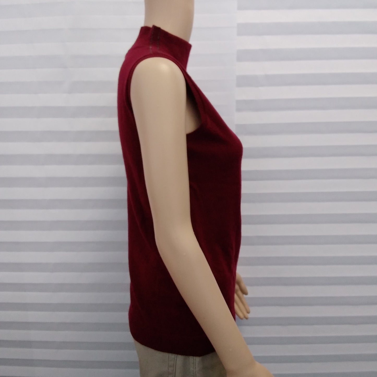 Lafayette 148 Burgundy Sleeveless Mock Neck Cashmere Sweater - Size: S