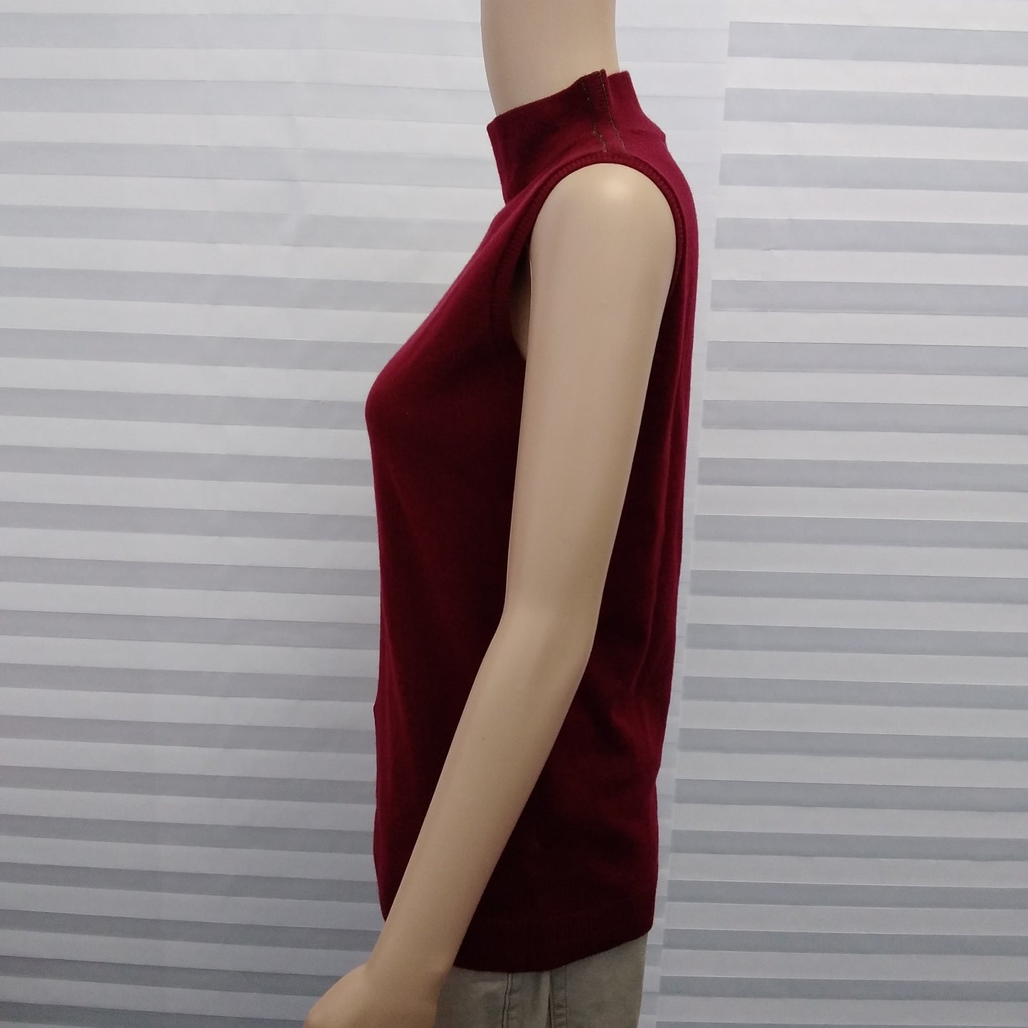 Lafayette 148 Burgundy Sleeveless Mock Neck Cashmere Sweater - Size: S