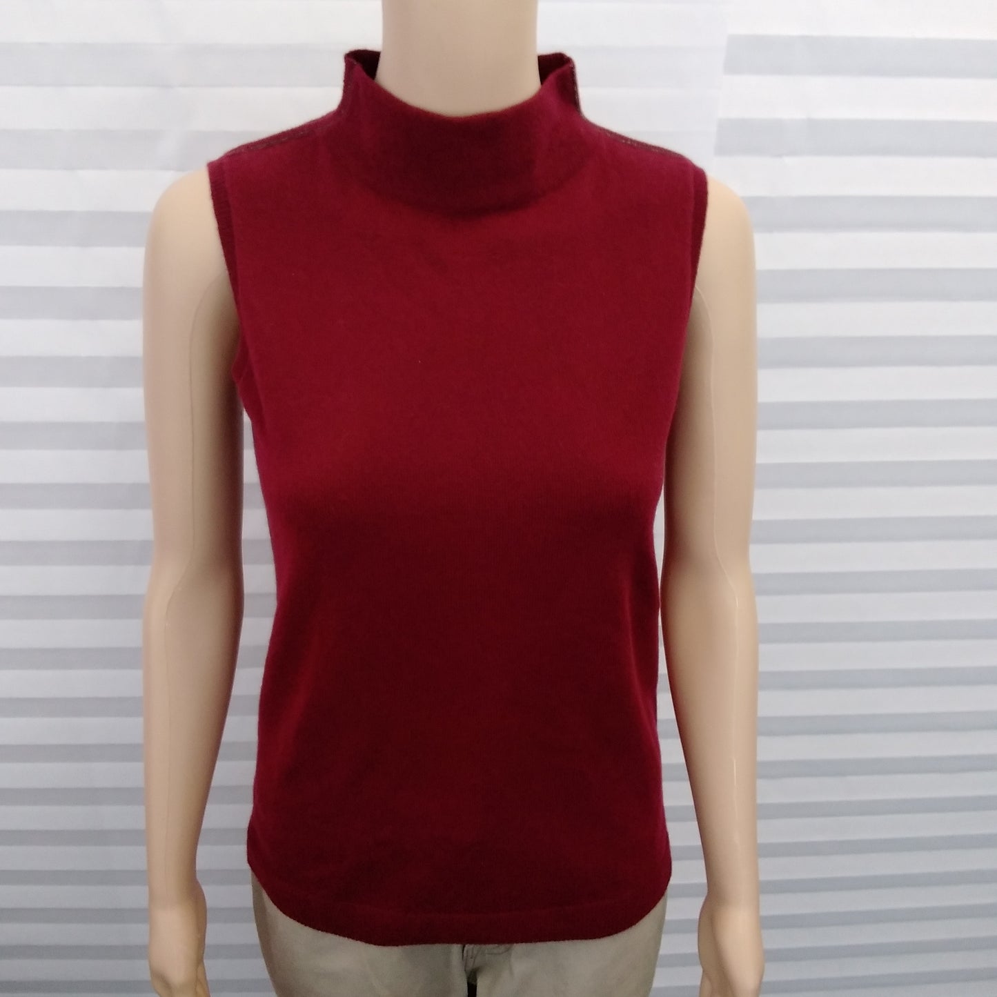 Lafayette 148 Burgundy Sleeveless Mock Neck Cashmere Sweater - Size: S