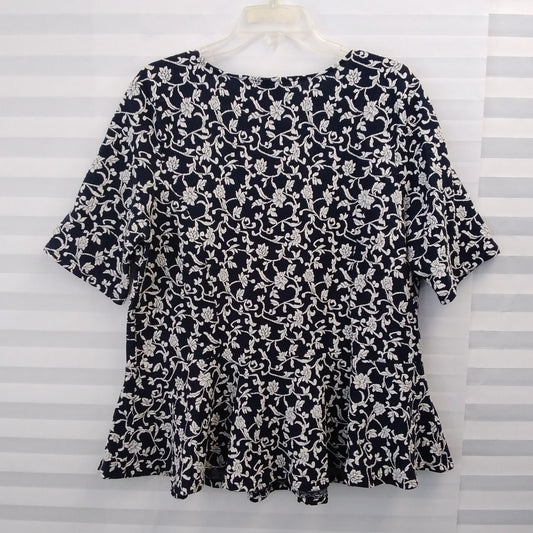 Bobeau Blue White Floral Short Sleeve Top - 1X